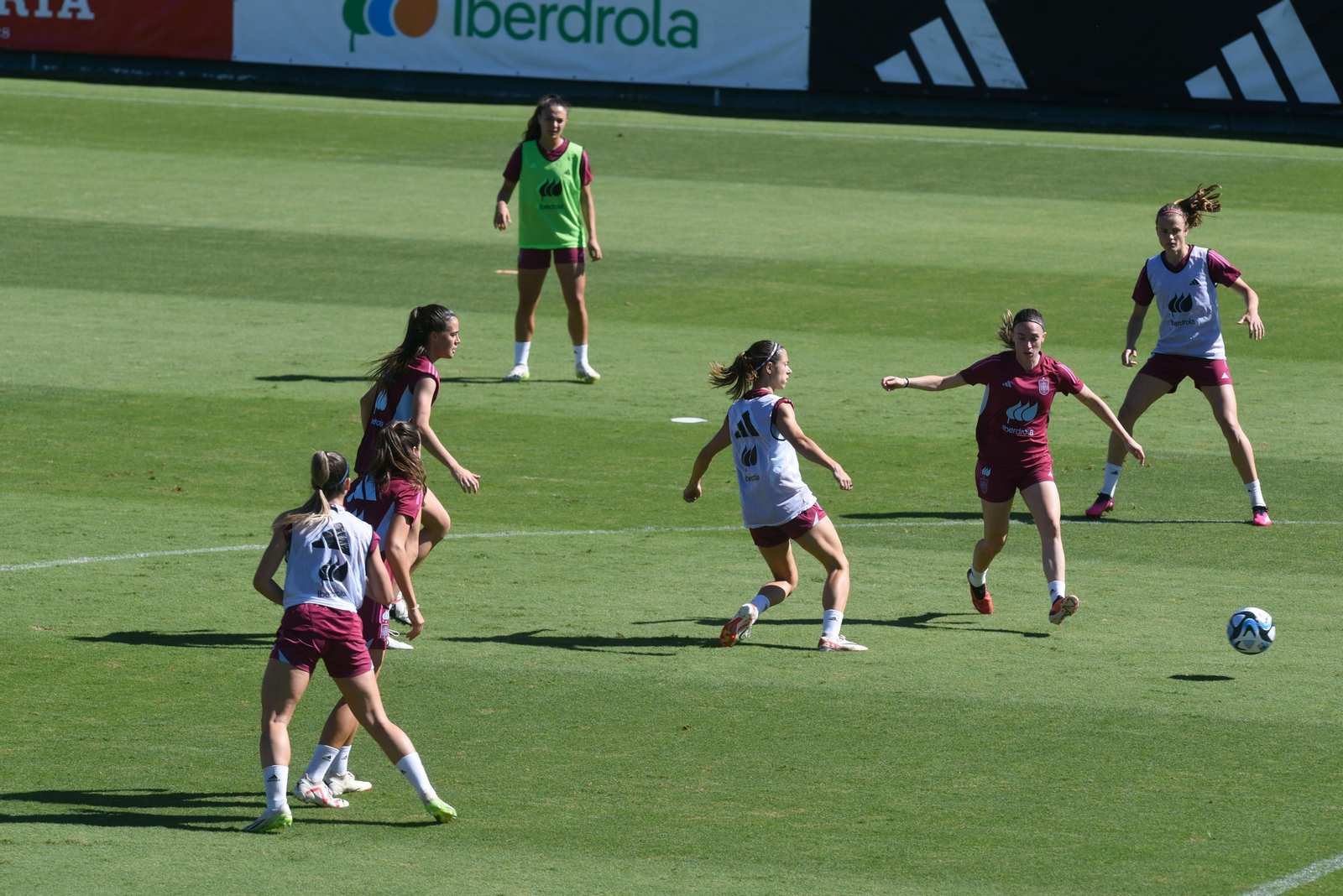 El entrenamiento de la Selección Española Femenina, en imágenes