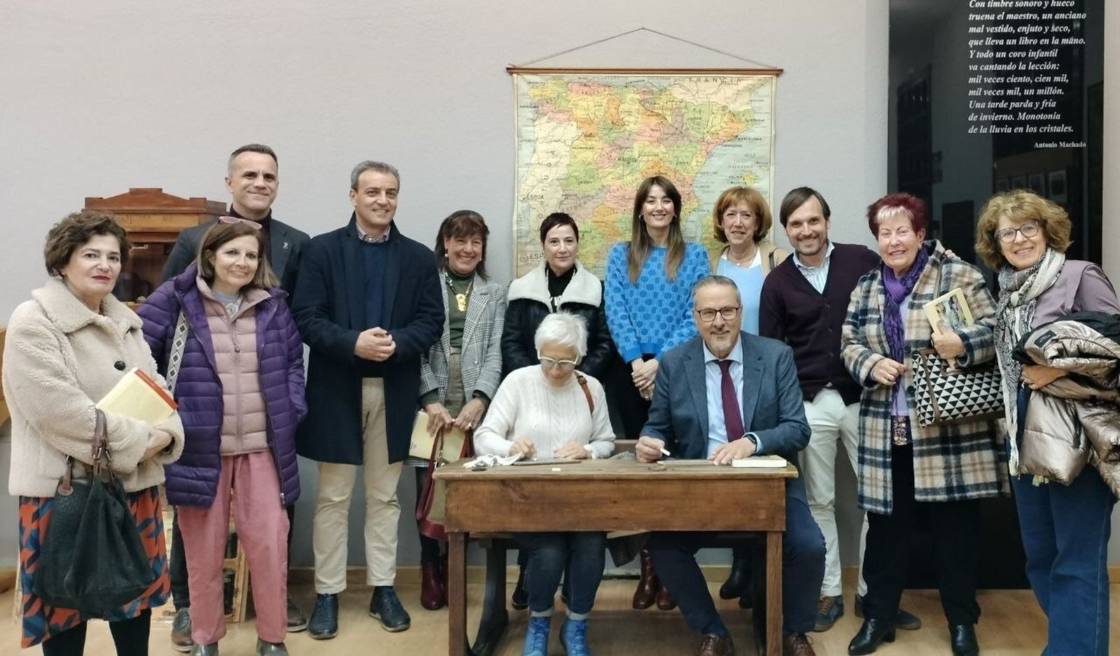 La UHU acoge un encuentro sobre las niñas y mujeres en la educación del pasado