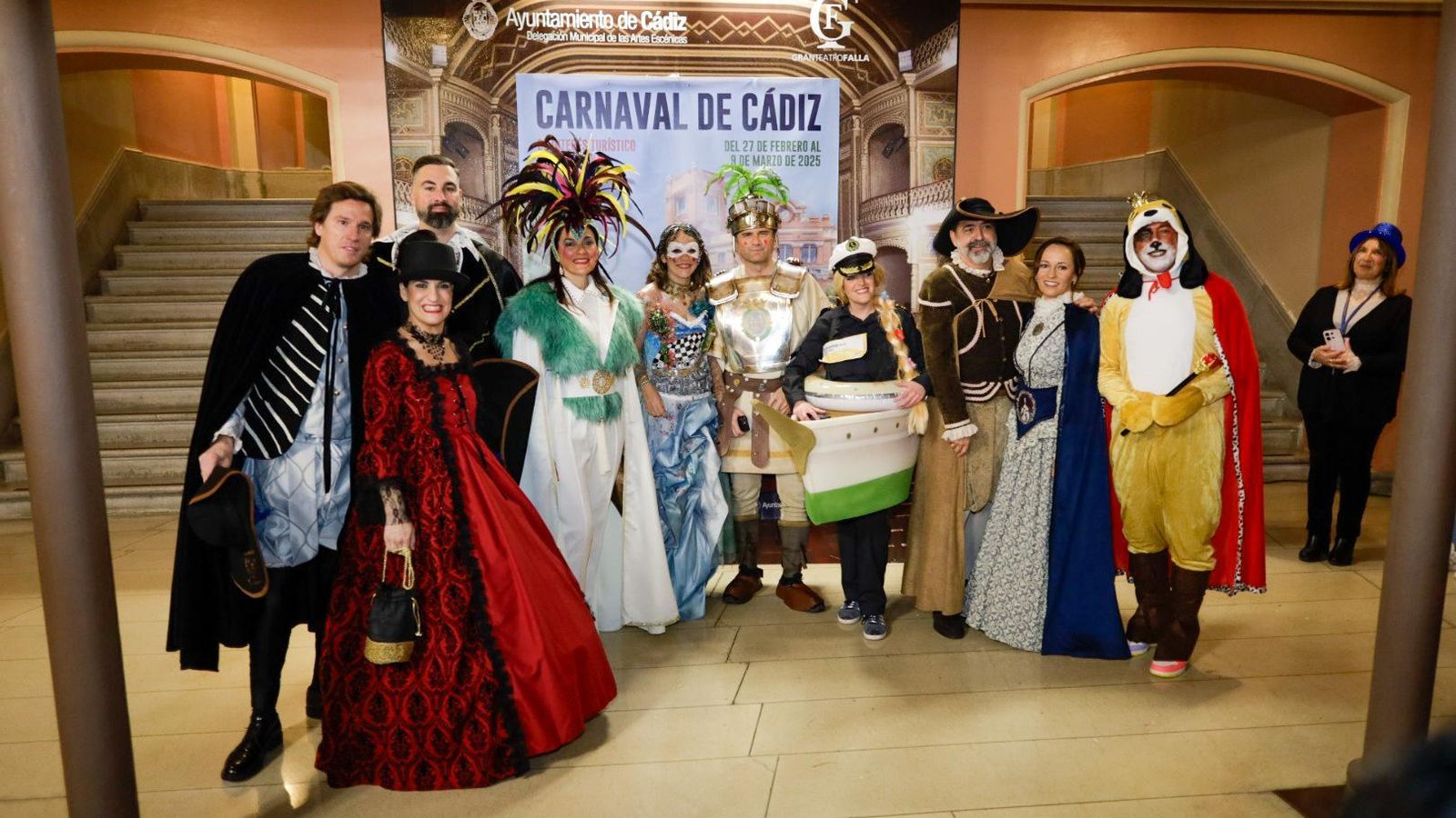 Búscate entre las mejores imágenes de la final del COAC 2025 del Carnaval de Cádiz