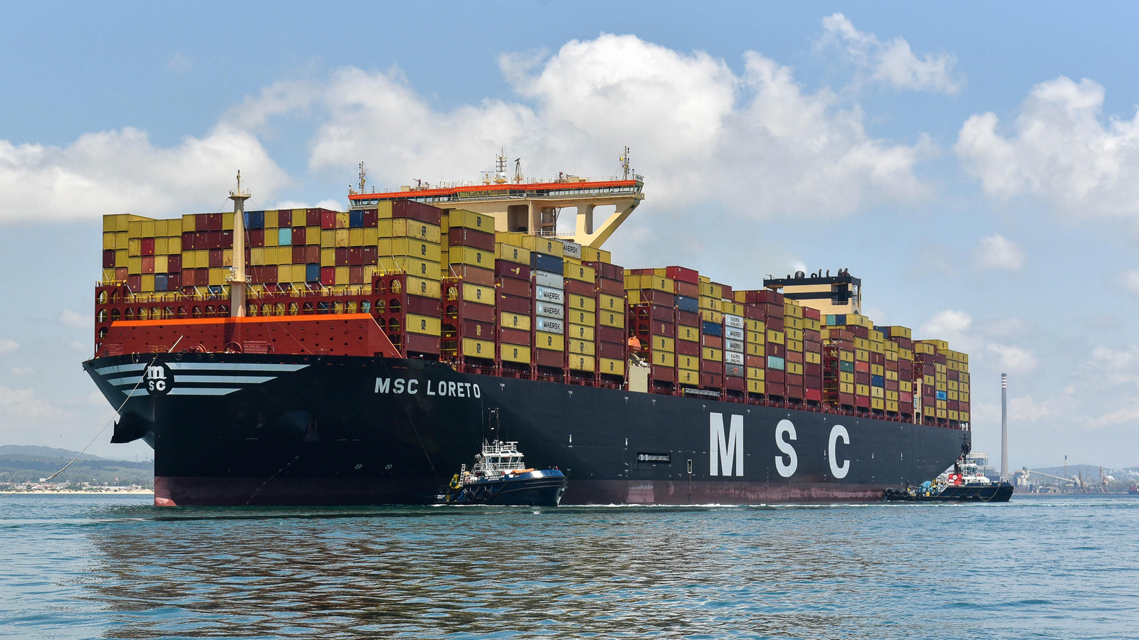 Fotos de la llegada del mayor portacontenedores del mundo el 'MSC Loreto' al puerto de Algeciras