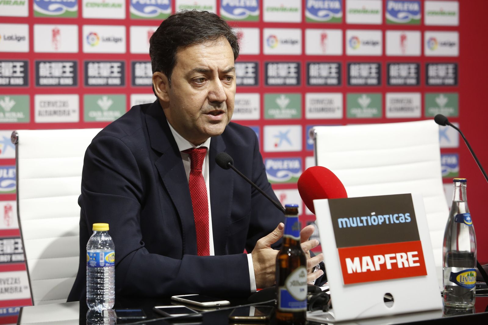 Antonio Fernández Monterrubio tiene mucho trabajo en estos días pese a no haber competición.