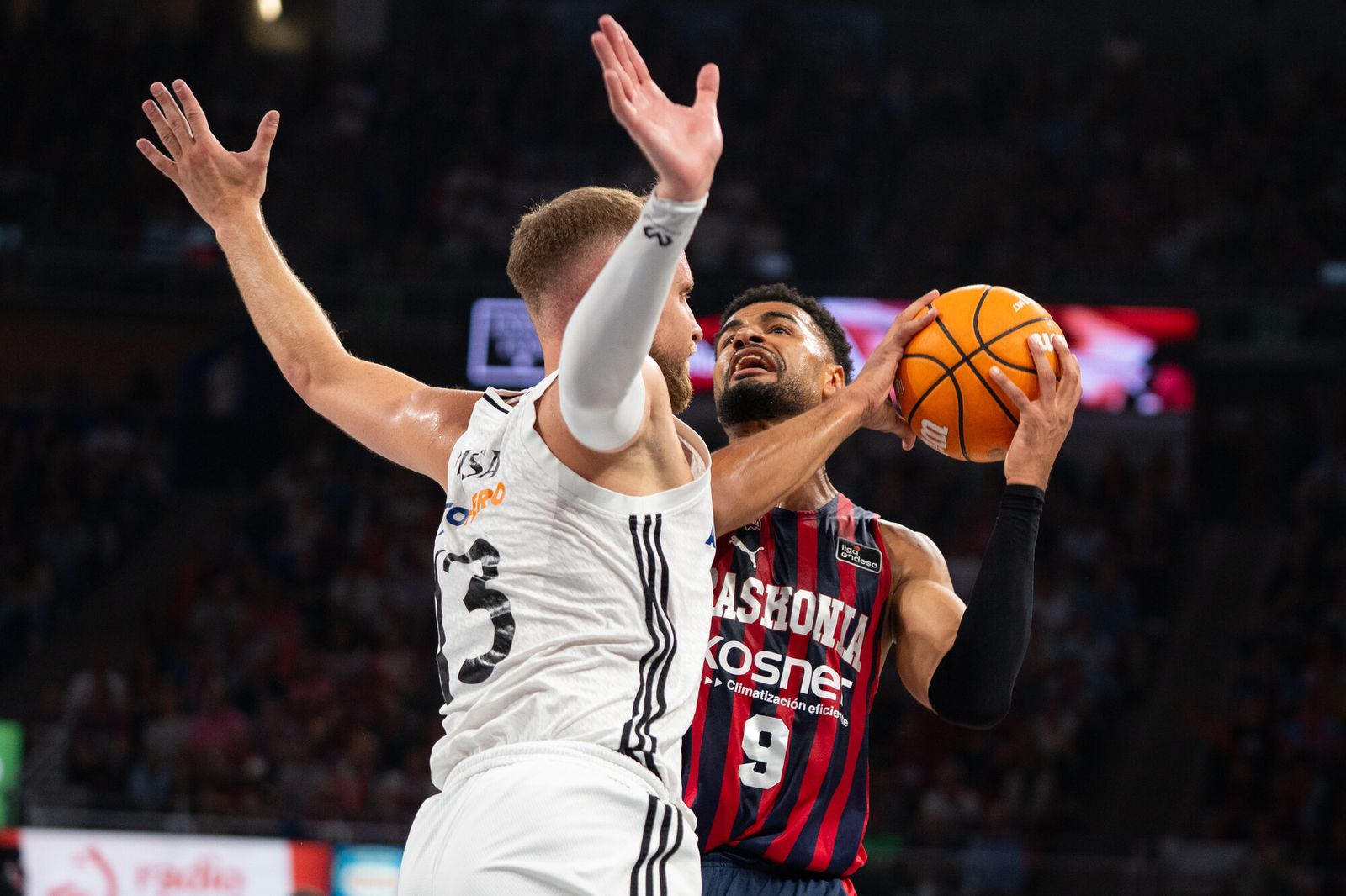El Madrid tumba al Baskonia y espera a Unicaja o Barcelona en semifinales