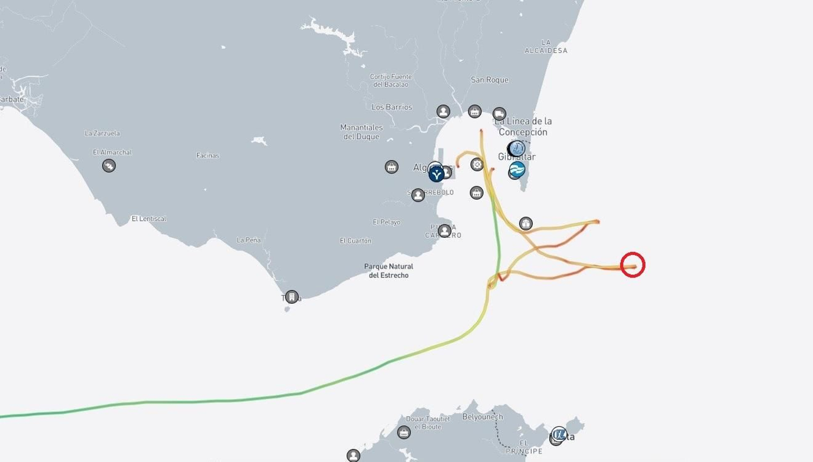 Rumbo del 'Gloria Maris', con el lugar del impacto con el 'HMM St, Petersburg' en un círculo rojo.