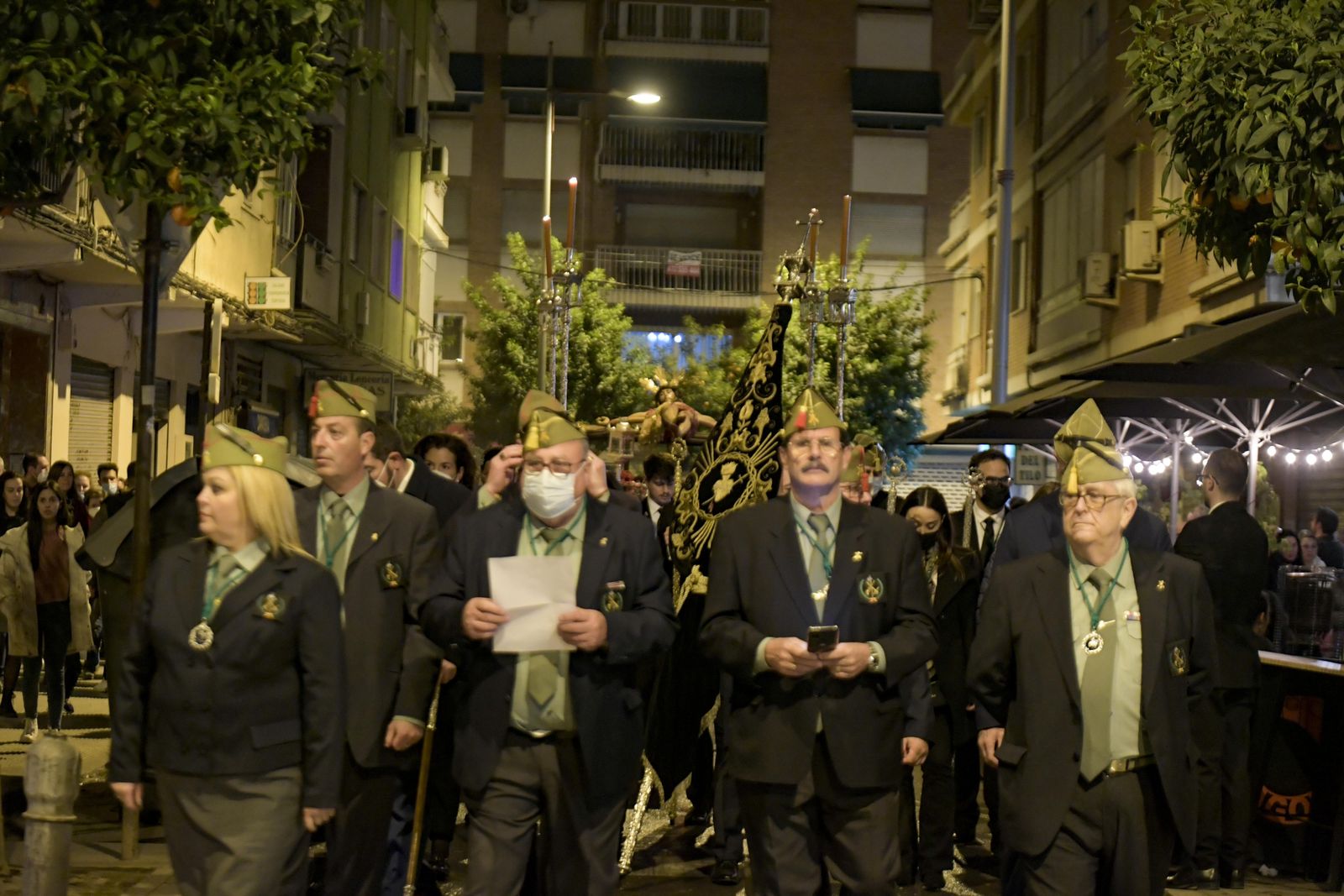 Los vía crucis del Viernes de Dolores, en imágenes