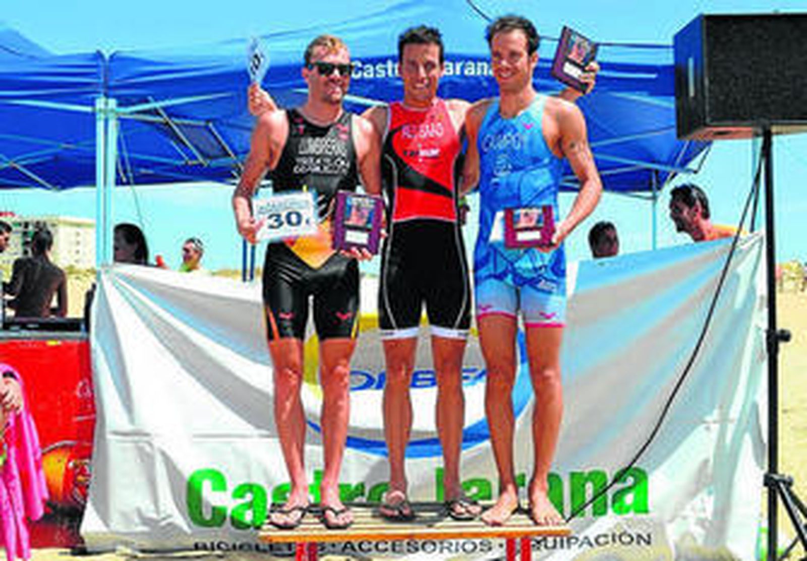 Podio en la categoría senior masculina, con Ali Saad en lo más alto.