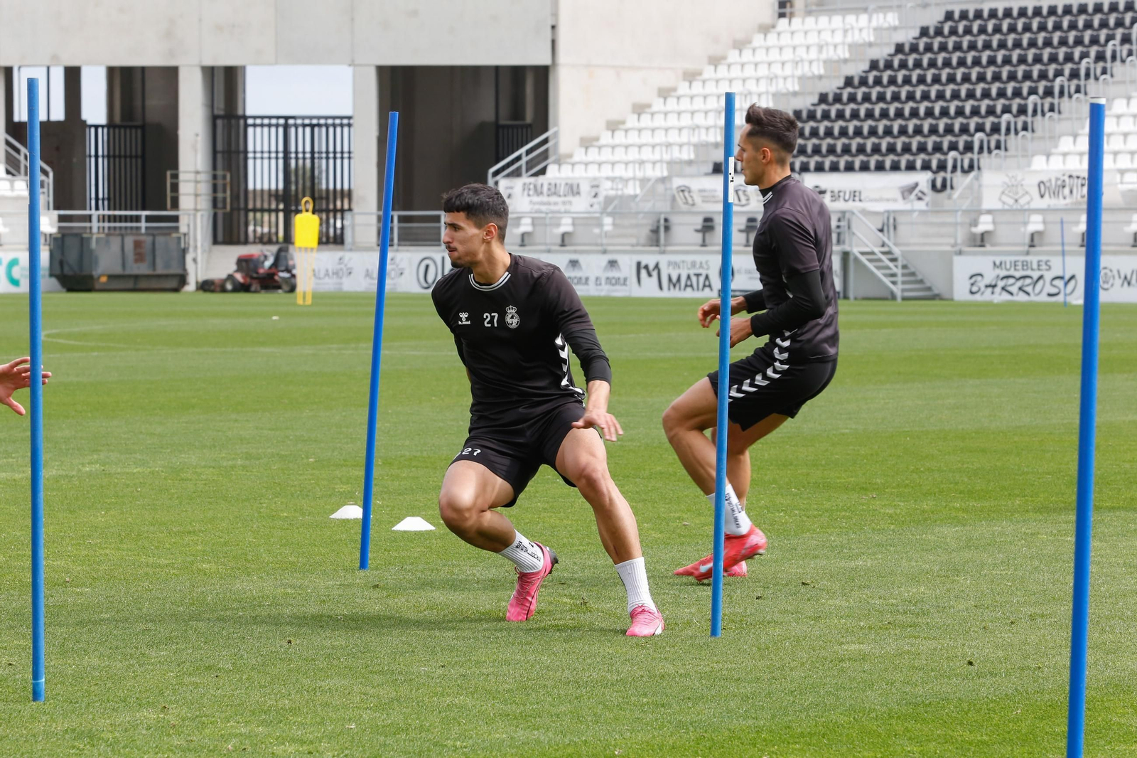 Las fotos del relevo en el banquillo de la Balona