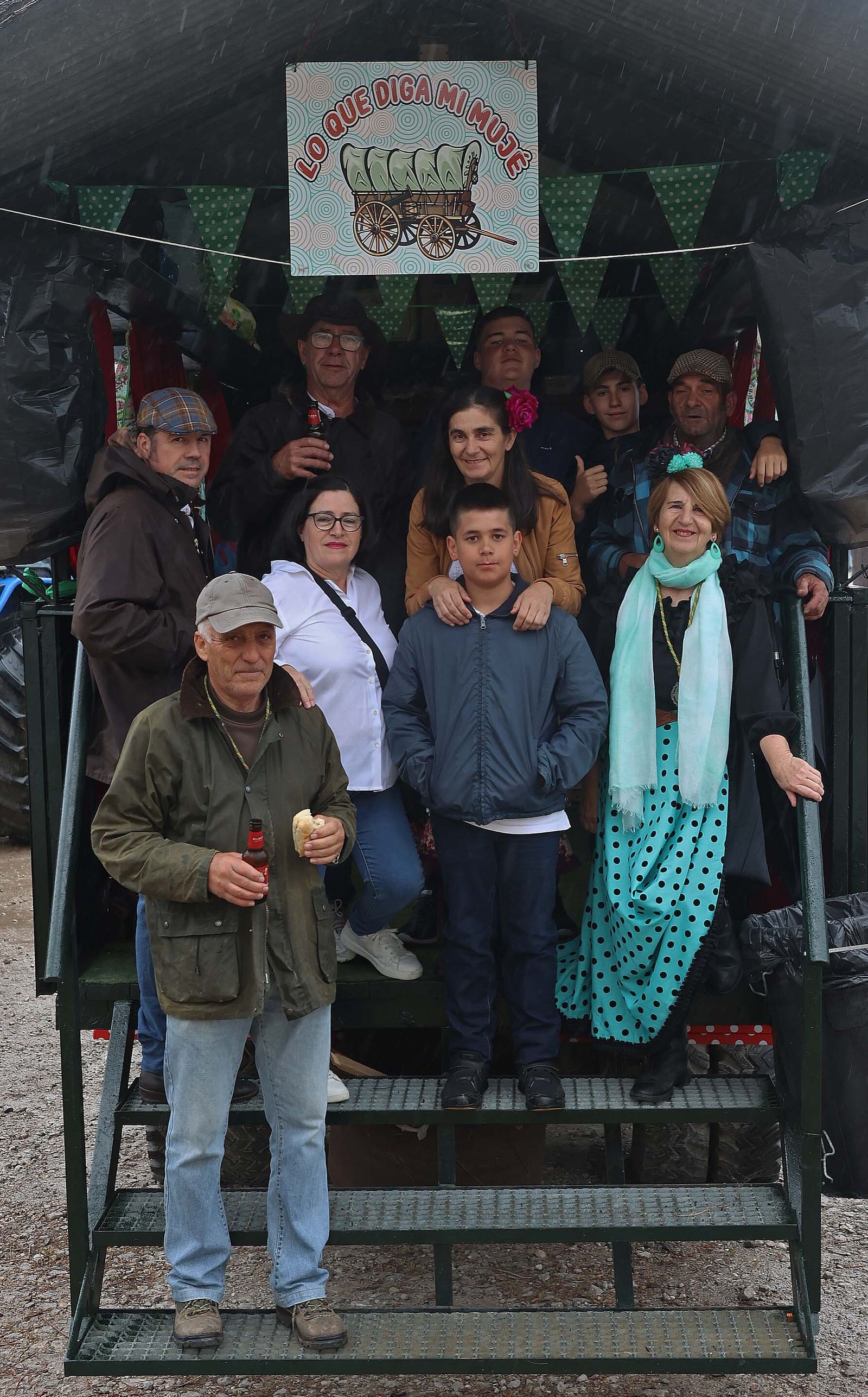 Búscate en las fotos del sábado en la romería de Los Barrios