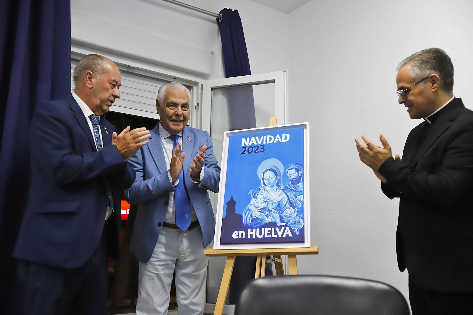 Imágenes del acto de presentación del cartelista, el pregonero y el titular del Vía Crucis de la Semana de Huelva 2024.