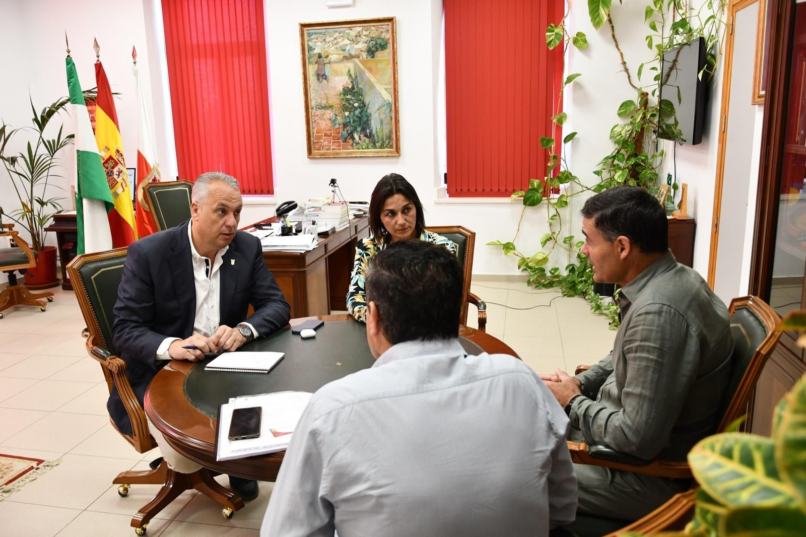 Ruiz Boix y Serrano, reunidos con representantes de las empresas.