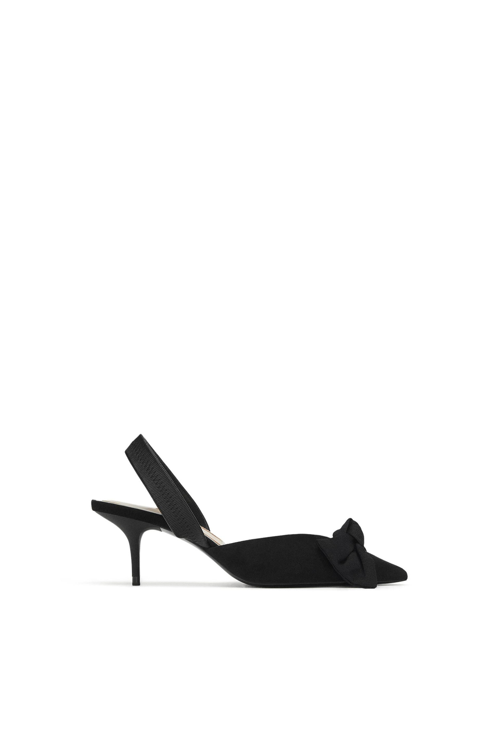 Salones de tacón bajo: con el talón al descubierto y lazos. De Zara. Los mejores zapatos de tendencia esta temporada