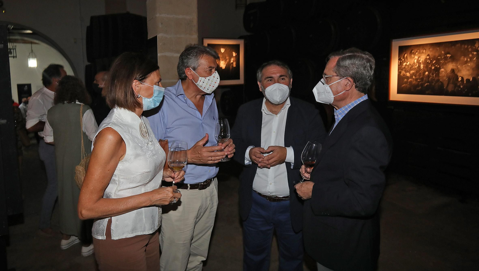 Pío Cabanillas inaugura 'Antigua' en bodegas Tradición