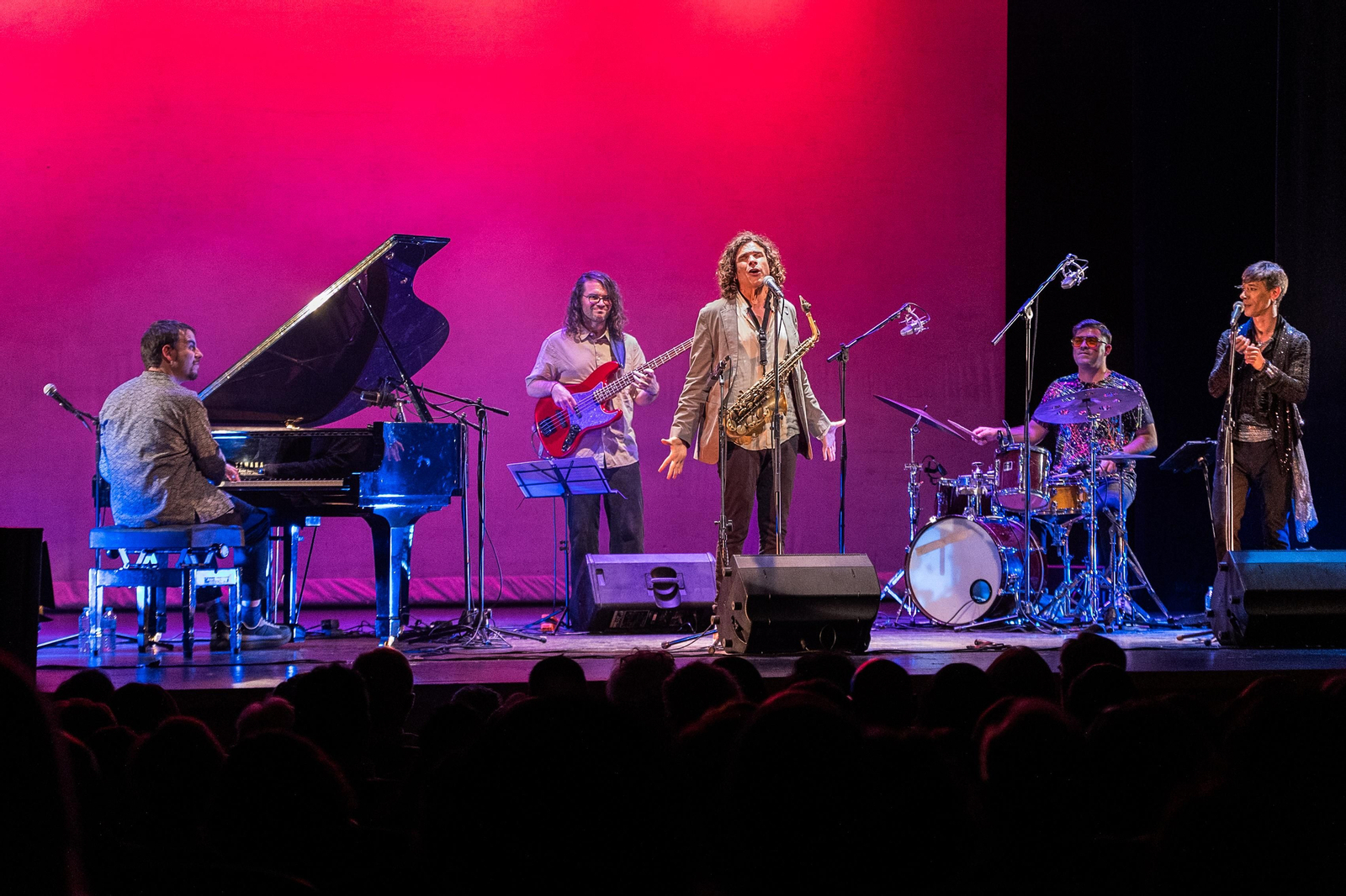 Antonio Lizana presenta su nuevo disco en el Teatro de las Cortes de San Fernando