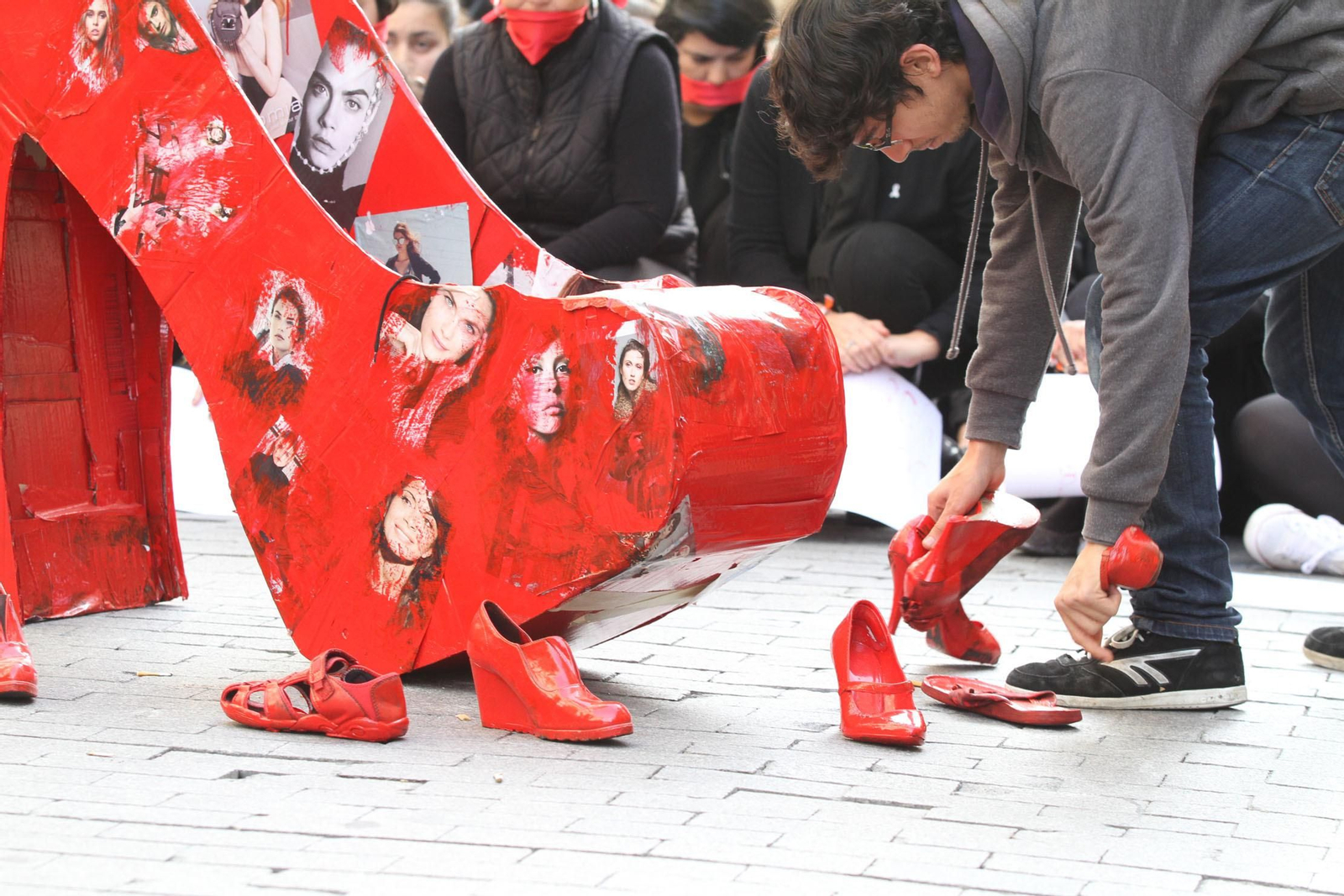Lectura de manifiesto de violencia contra la mujer