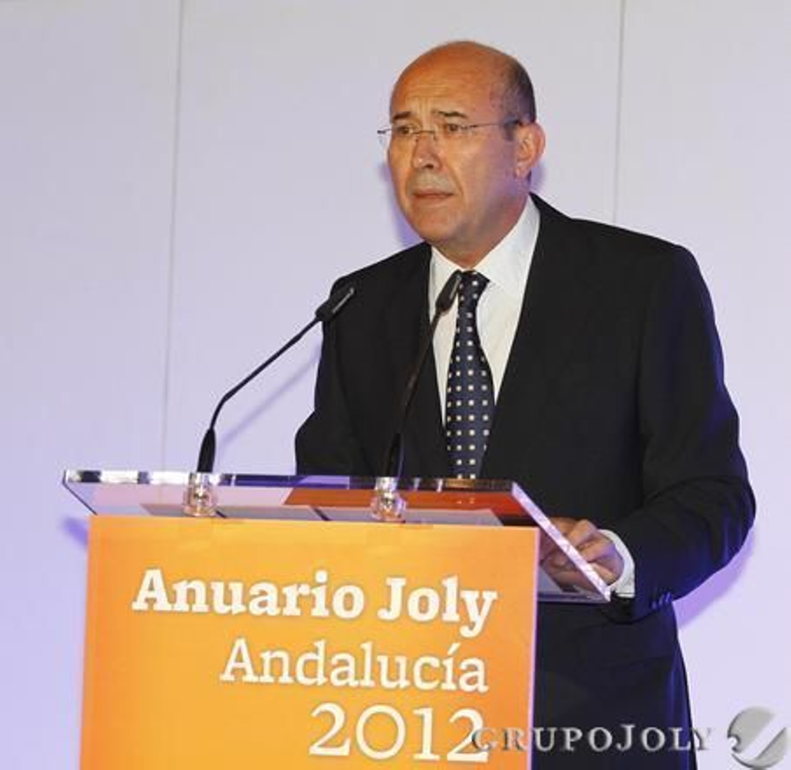 Francisco Ferraro, introduciendo el Anuario Joly.

Foto: A. Pizarro - M. Gómez - J.C. Vázquez - V. Hidalgo