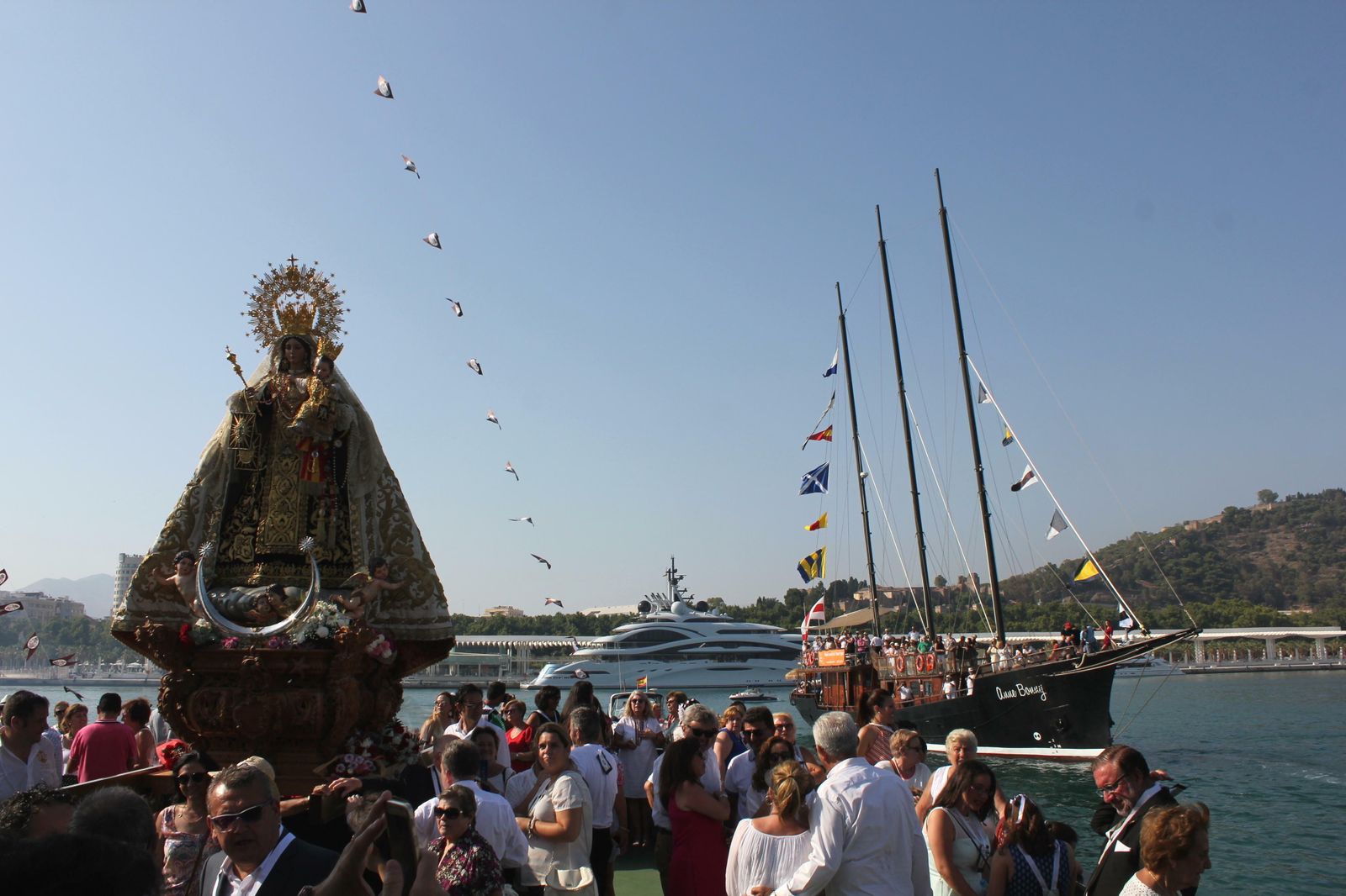 La Virgen del Carmen de El Perchel, tras abandonar el Muelle Dos en 2018.