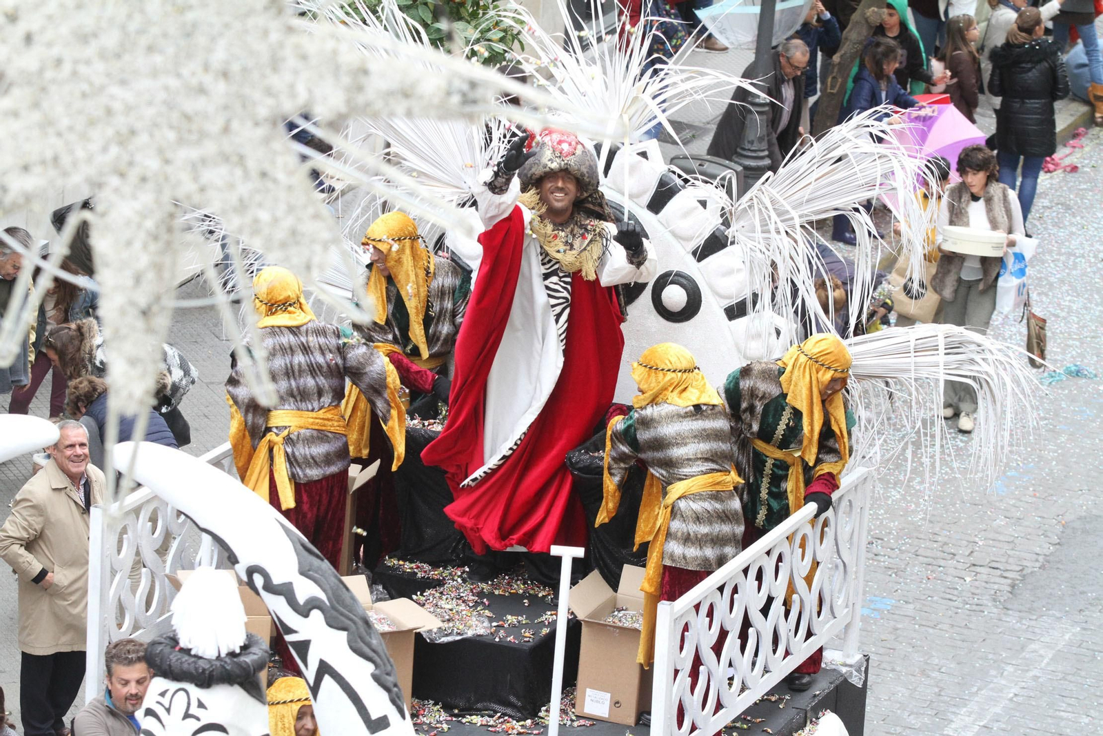 Cabalgata de los Reyes Magos 2018: Melchor, Gaspar y Baltazar adelantan su salida para llenar de ilusión las calles de Huelva