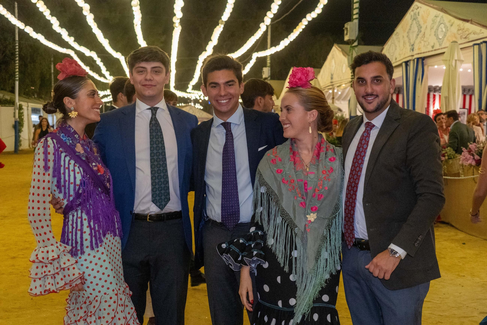 Imágenes del ambiente del ambiente de la noche del domingo en la Feria de Otoño y del Caballo 2025 de Huelva