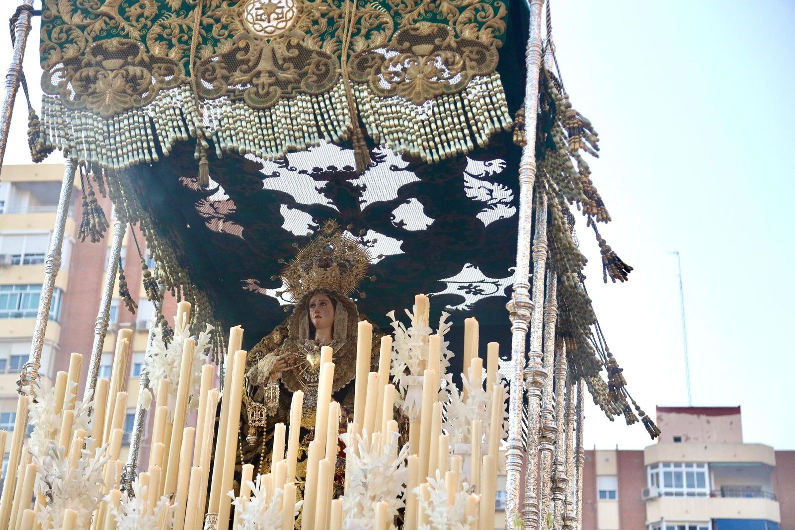La procesión de la Virgen en Cruz de Humilladero por sus 25 años, en fotos