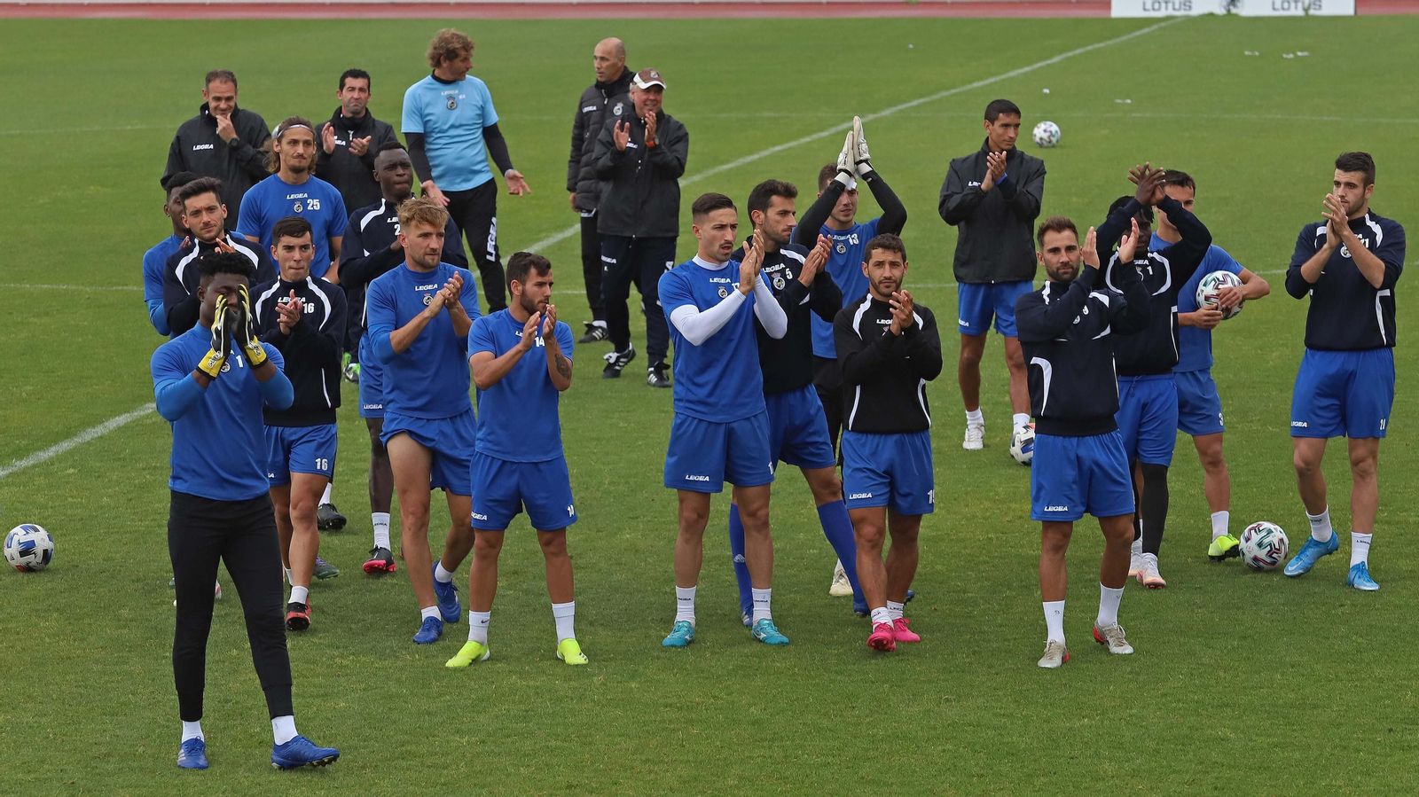 Fotos del entrenamiento a puerta abierta de la Balona