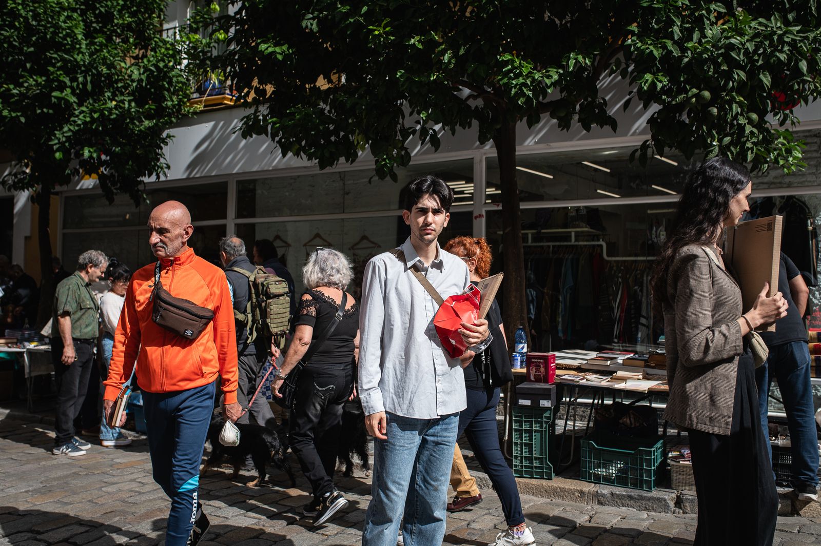 Una mañana en el mercado del jueves de la calle Feria