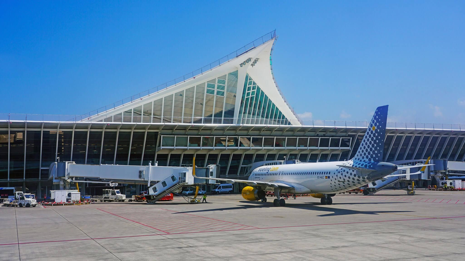Aeropuerto de Bilbao. Aeropuerto de Bilbao.