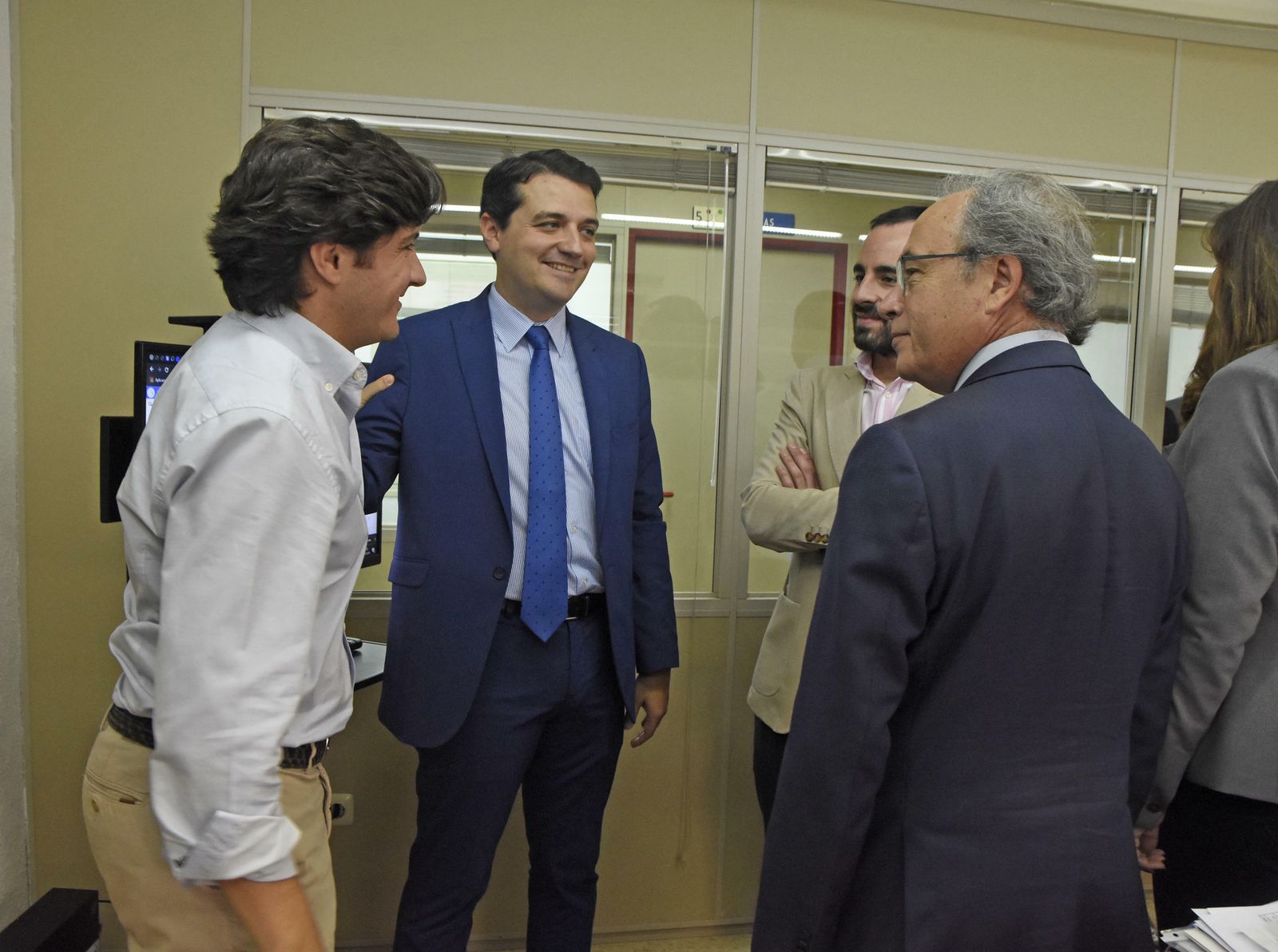 Bellido conversa con Antonio Díaz en la presentación de la ampliación de CECO-Working.