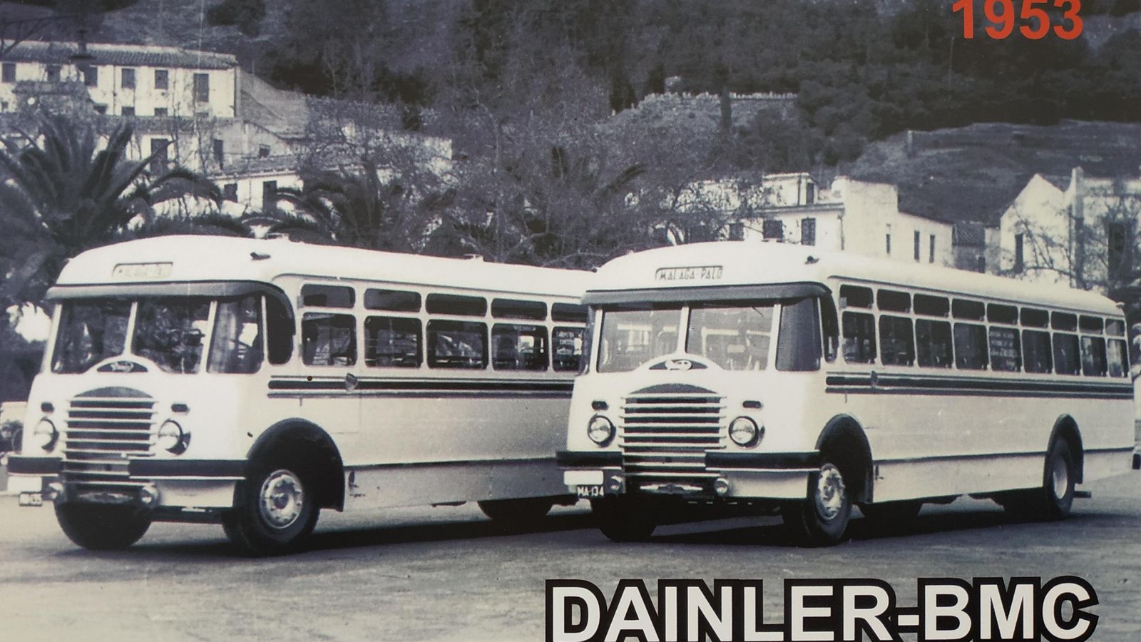 Dos de los autobuses del año 1953.