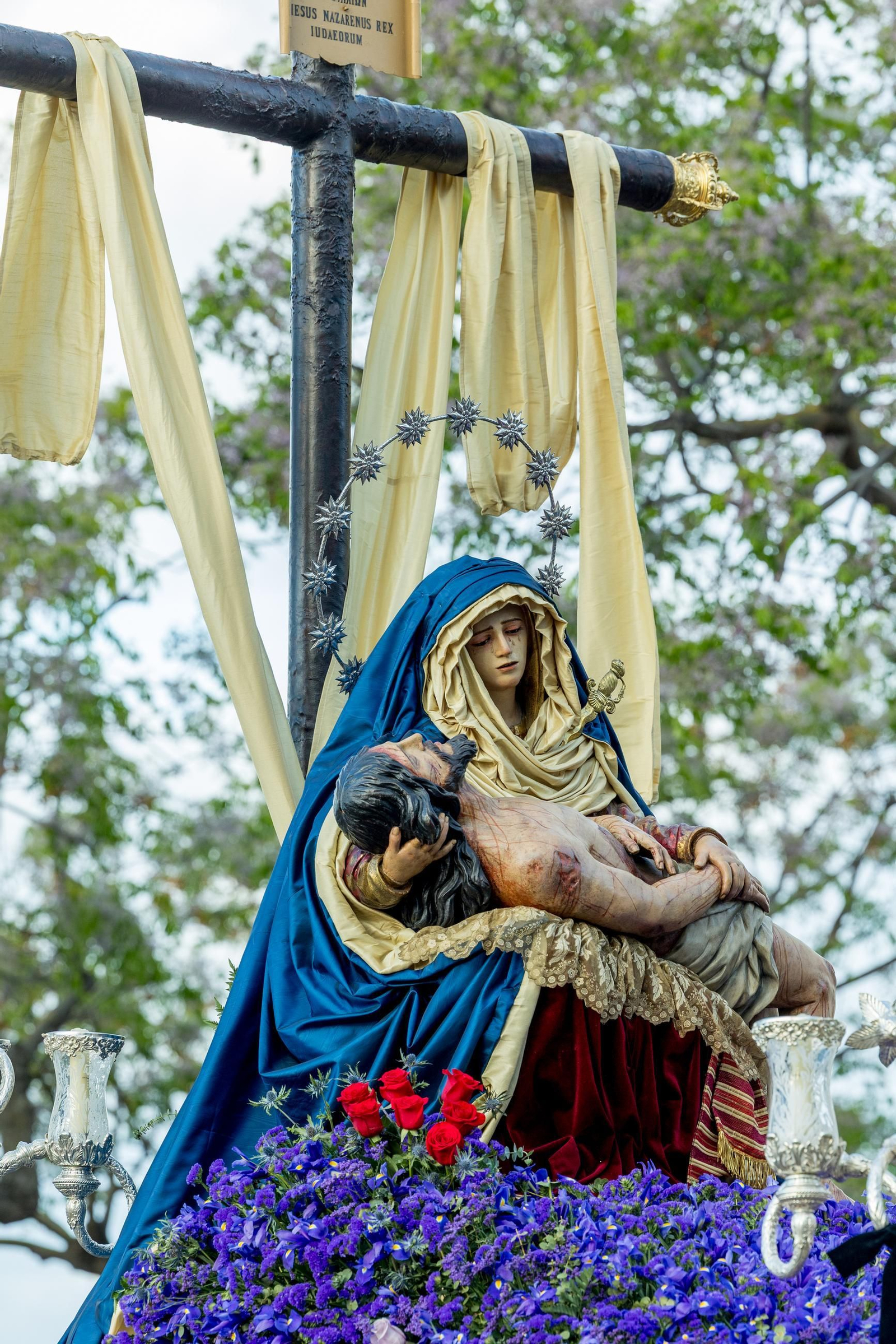 Imágenes de la salida del Caminito en la Semana Santa de Cádiz 2025