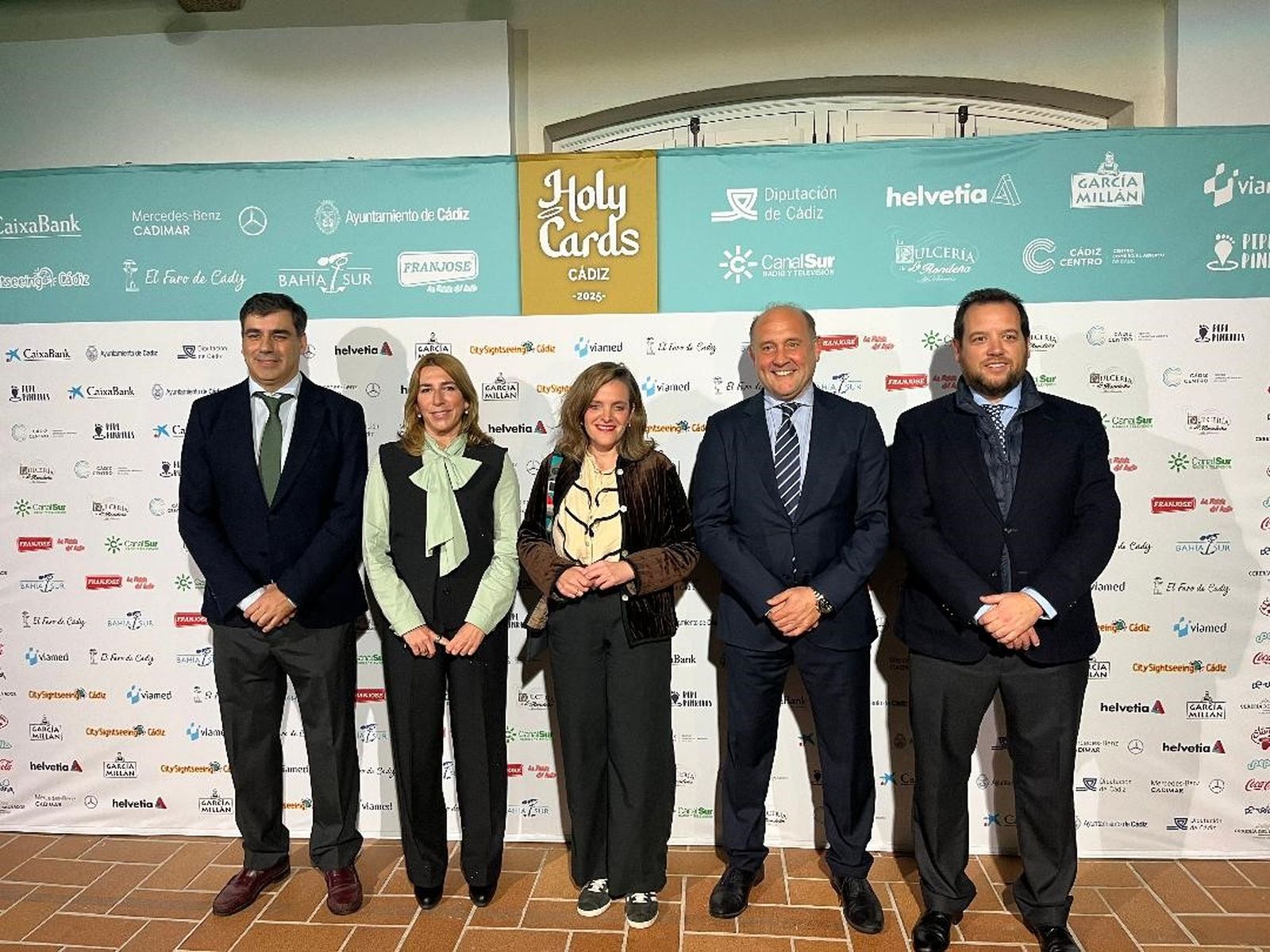 Las 'Holy Cards' llegan a la Semana Santa 2025 de Cádiz: así fue su presentación