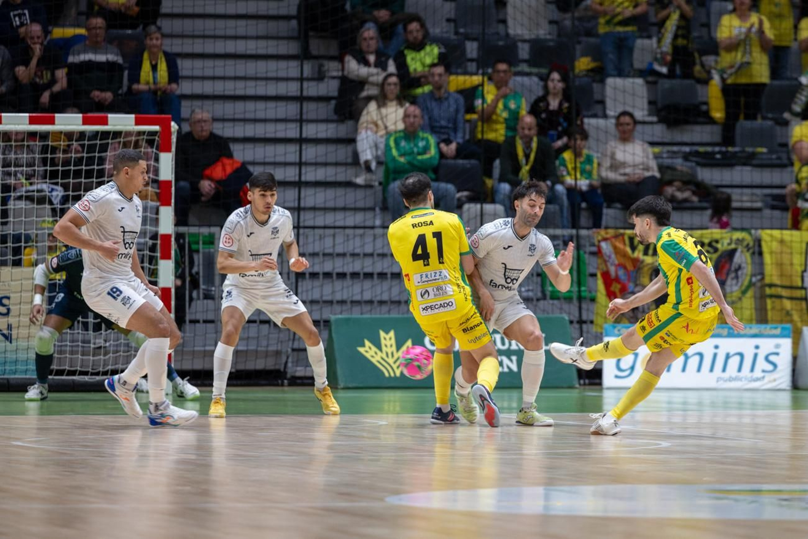 Jaén Paraíso Interior FS  4-3 Family Cash Alzira