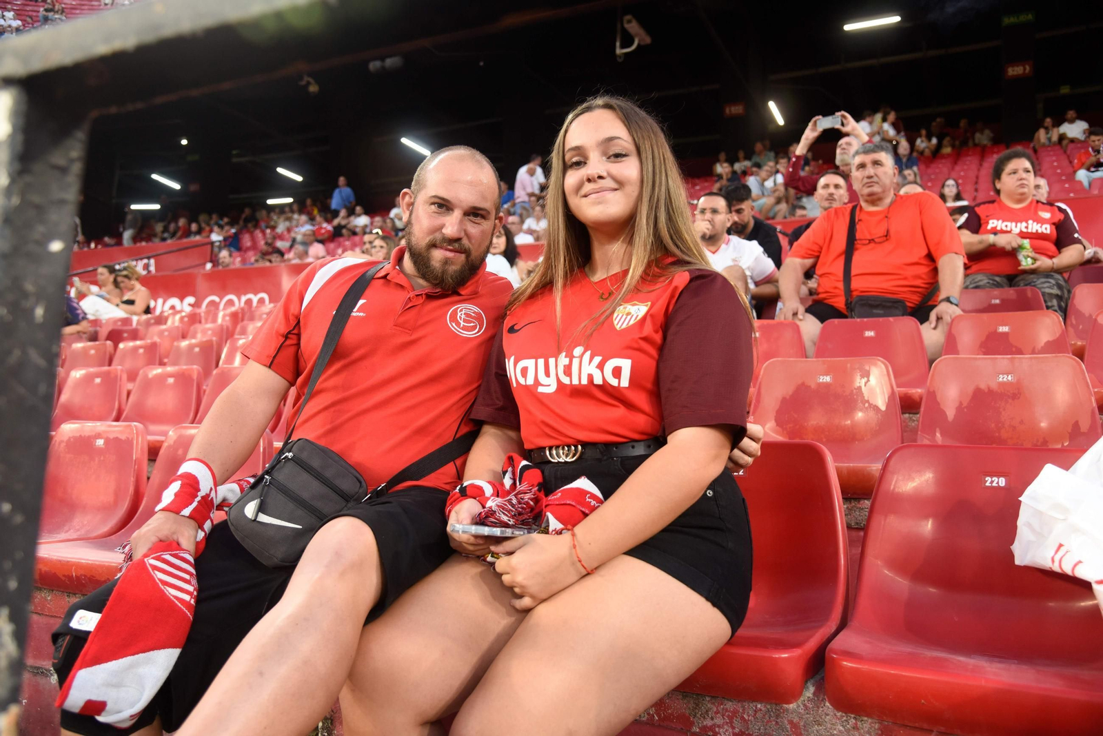 Búscate en las gradas del Pizjuán en el Sevilla Villarreal