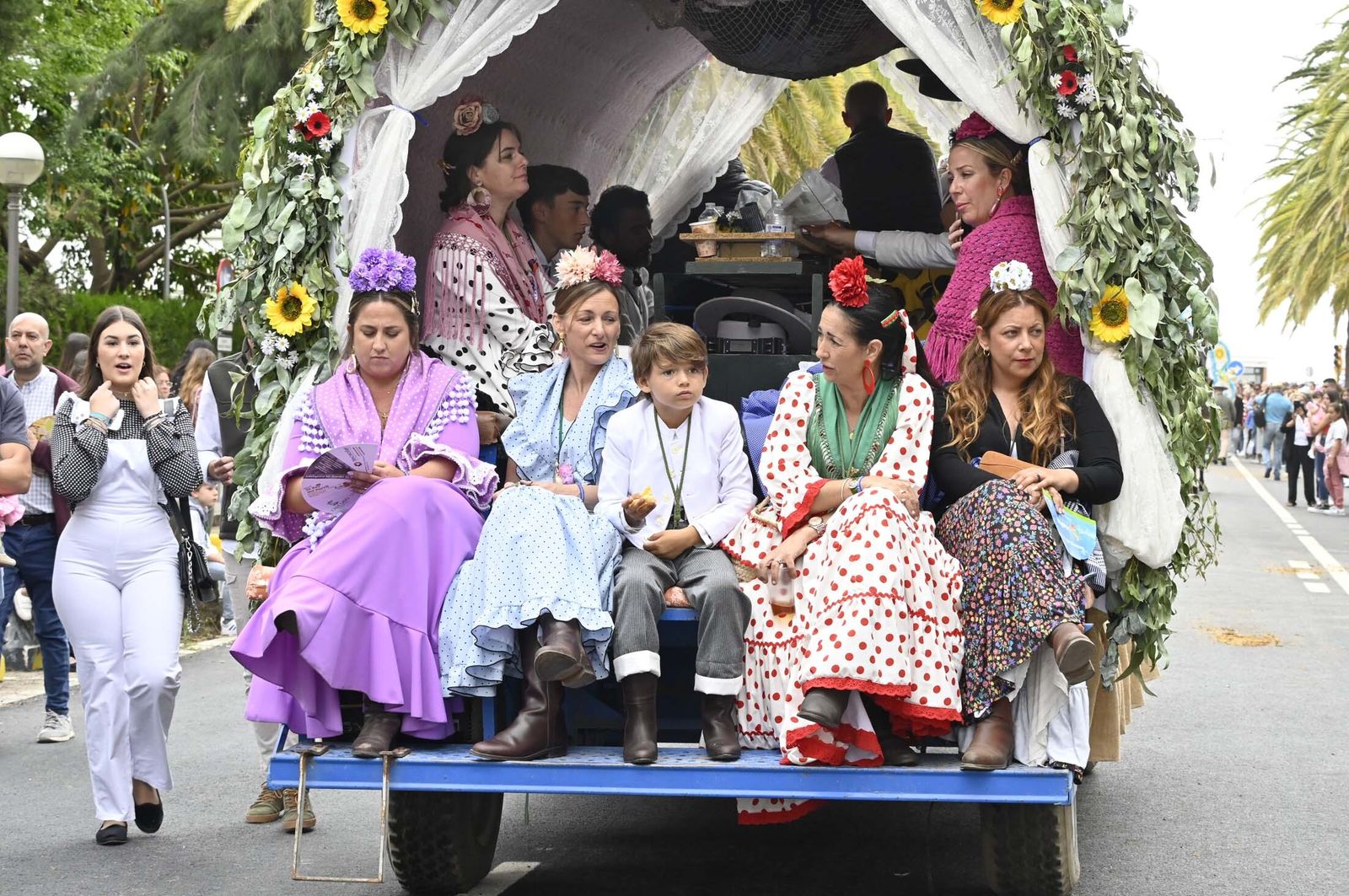 Imágenes de los carros de la Hermandad del Rocío de Huelva