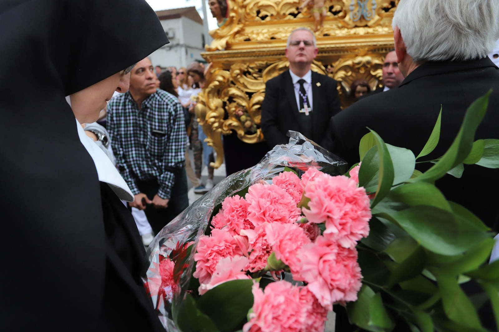Imágenes del recorrido de la Hermandad del Cristo Cautivo de Huelva