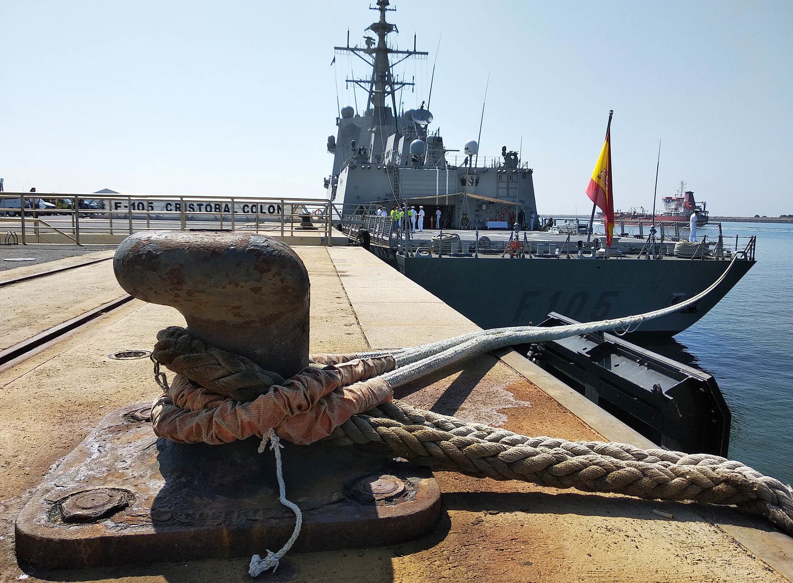 Imágenes de la Fragata Cristóbal Colón F-105