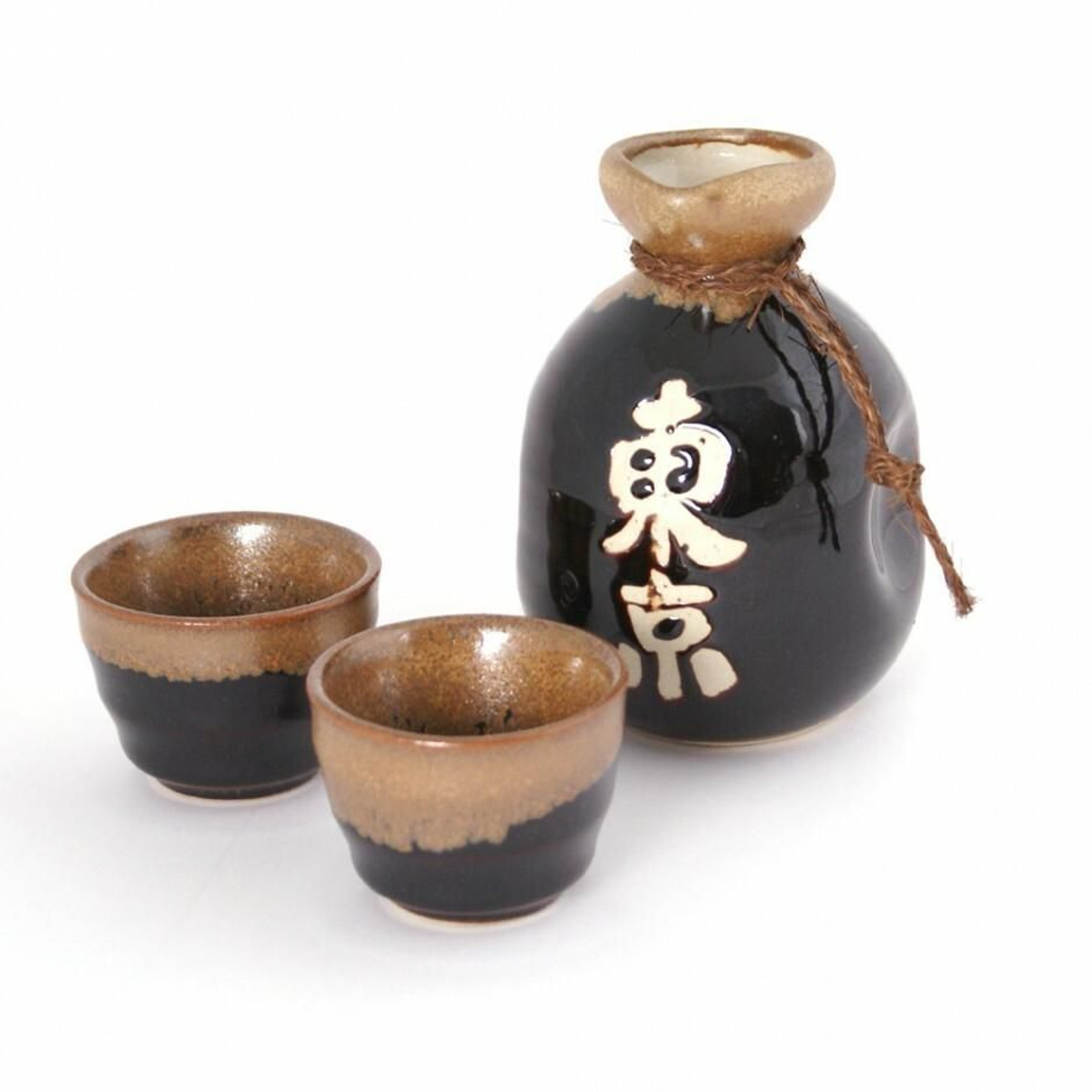 Un servicio tradicional de sake