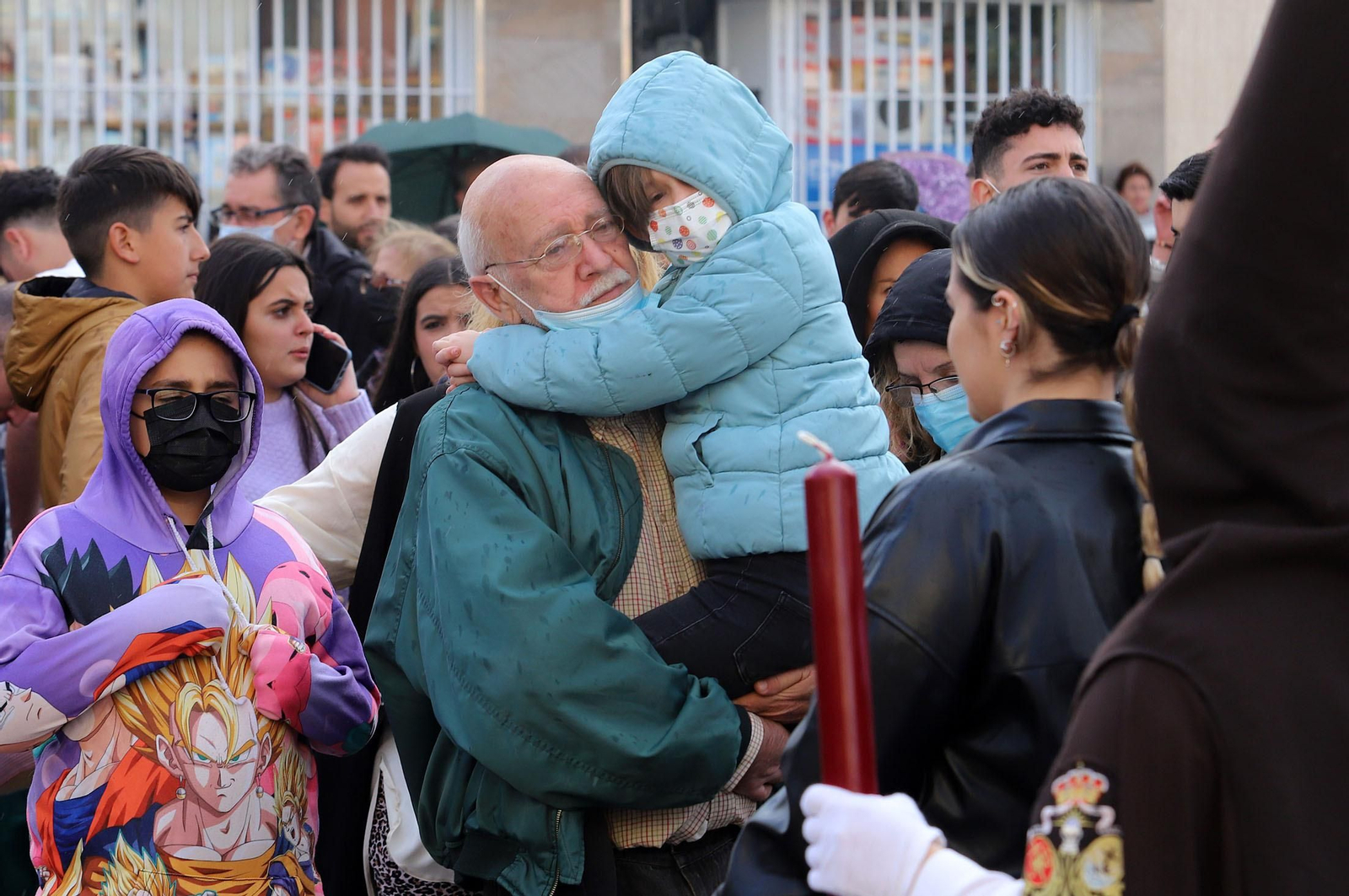 Imágenes de la procesión de La Sentencia por las calles de Huelva