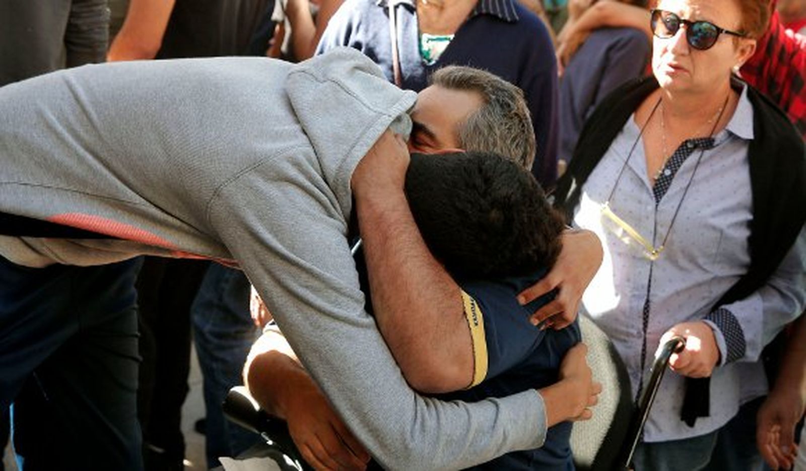 Familiares y amigos lloran a la menor asesinada en Chella