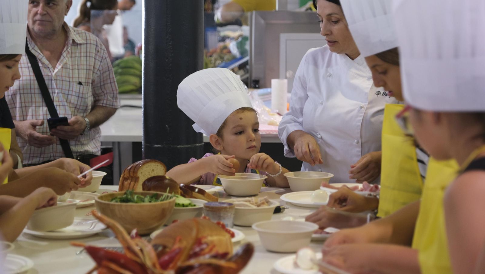 Taller Infantil de Cocina de la Feria de Almería 2024, en imágenes