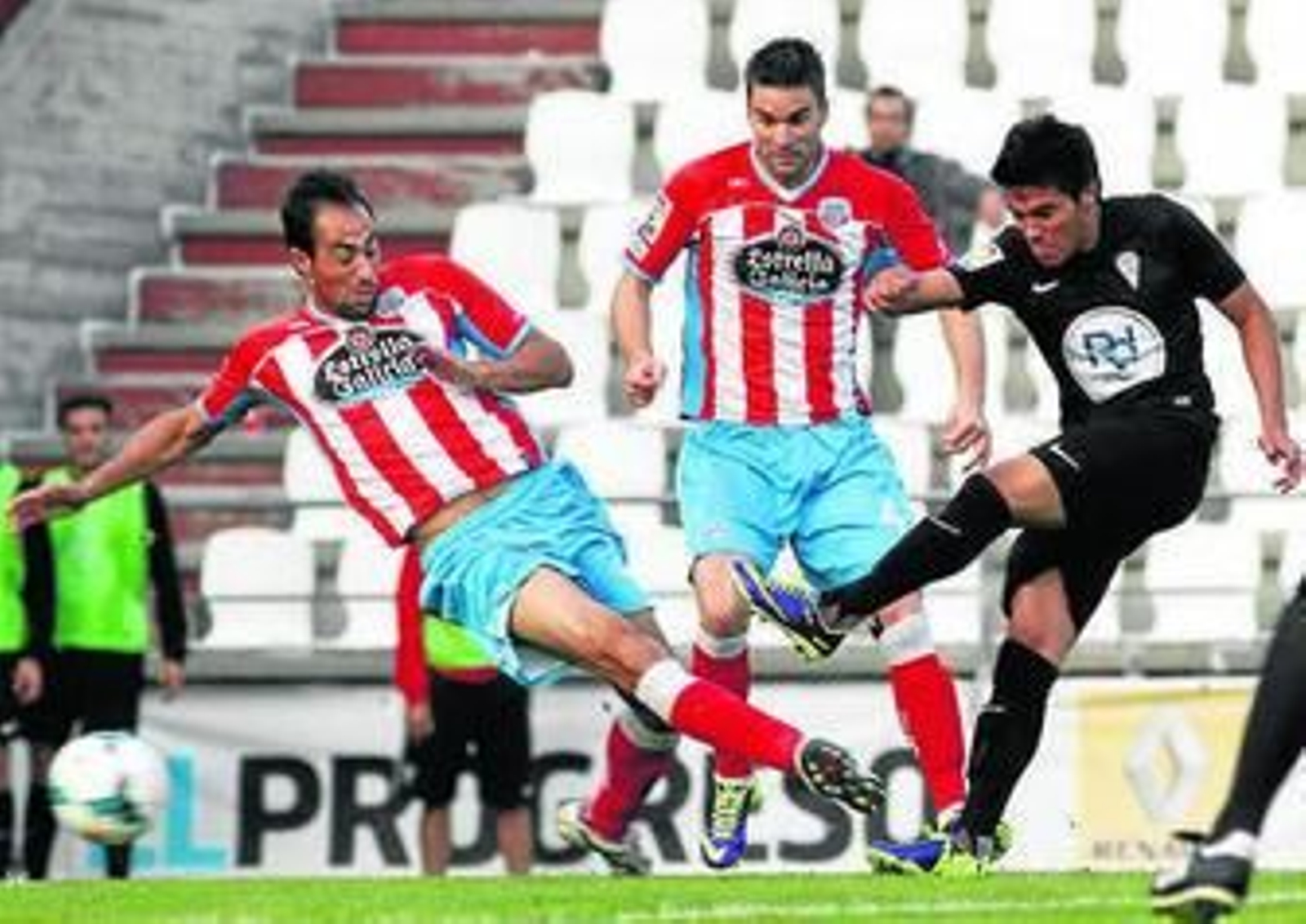 Lance del encuentro entre el Lugo y el Córdoba del pasado sábado.