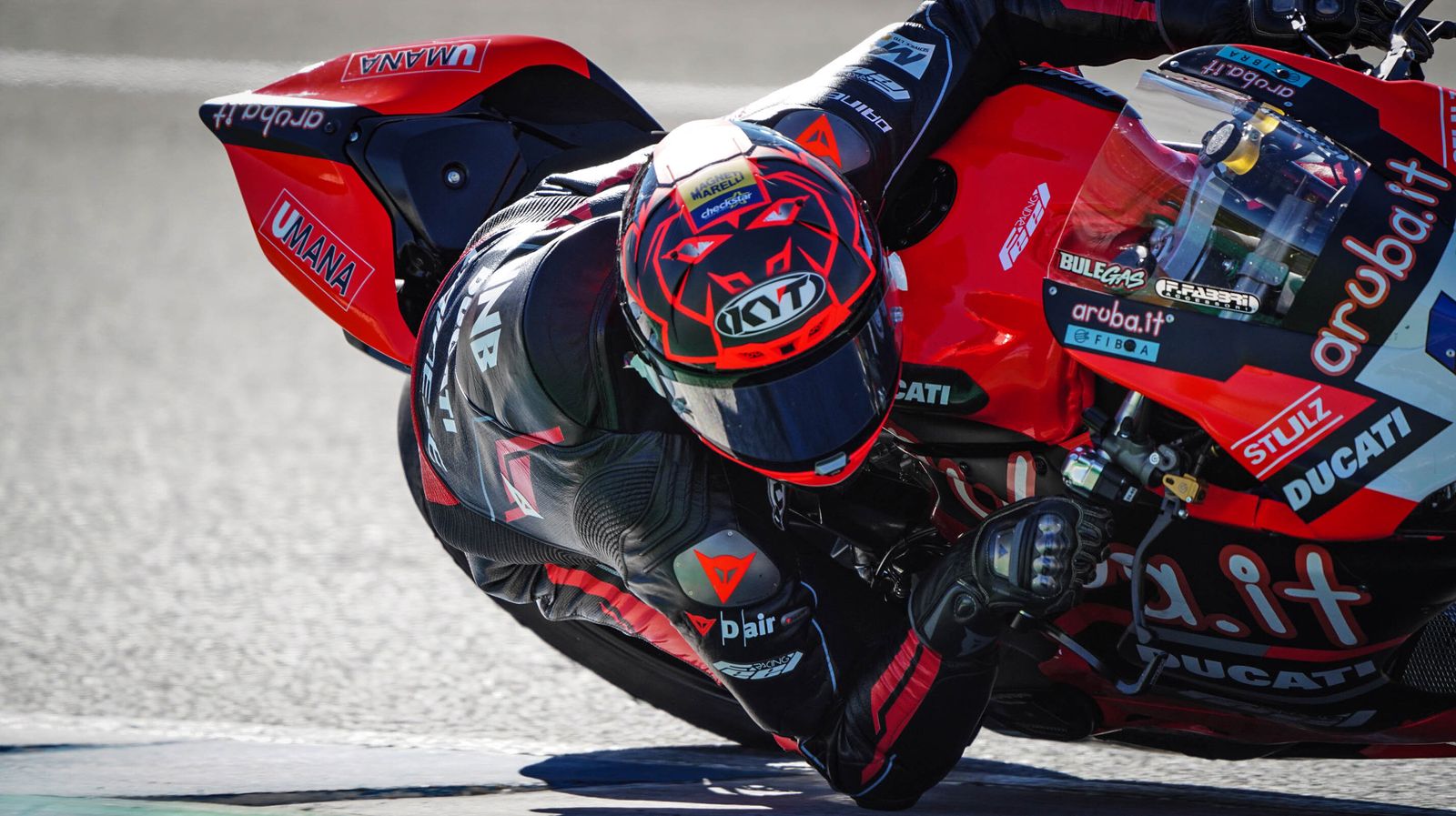 Álvaro Bautista estrena su numero 1 en las pruebas de SBK en Jerez