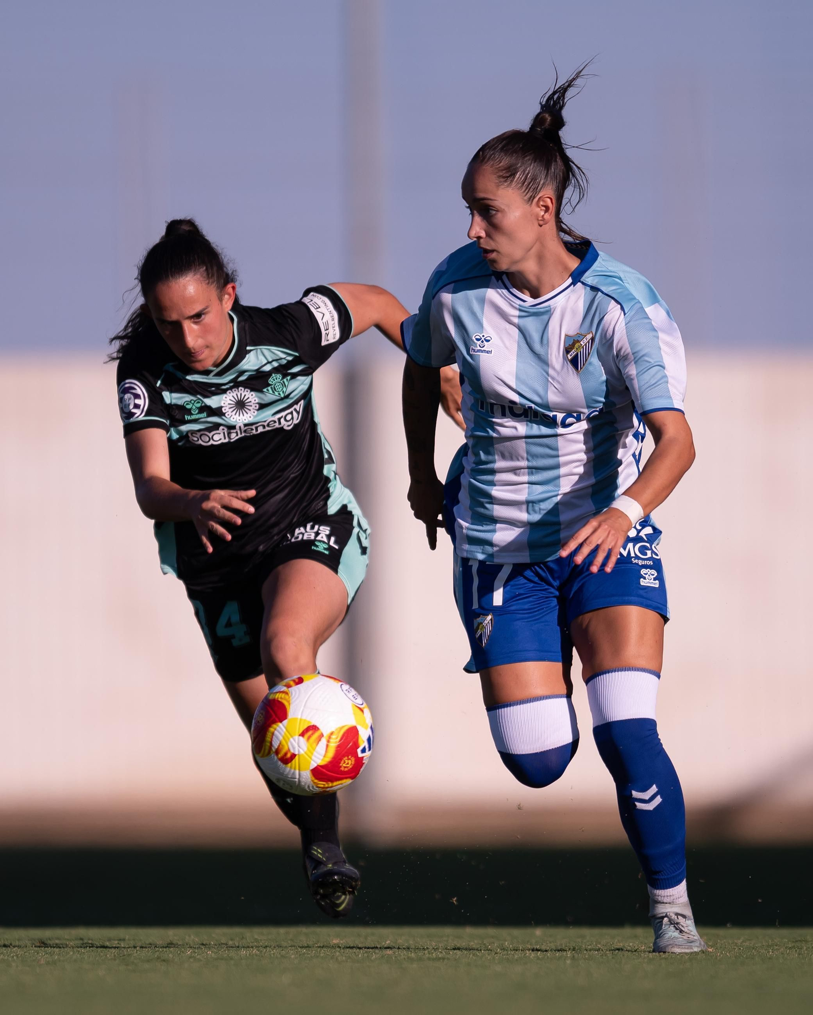 El Málaga CF tumba al Betis en la Copa de la Reina (2-0)