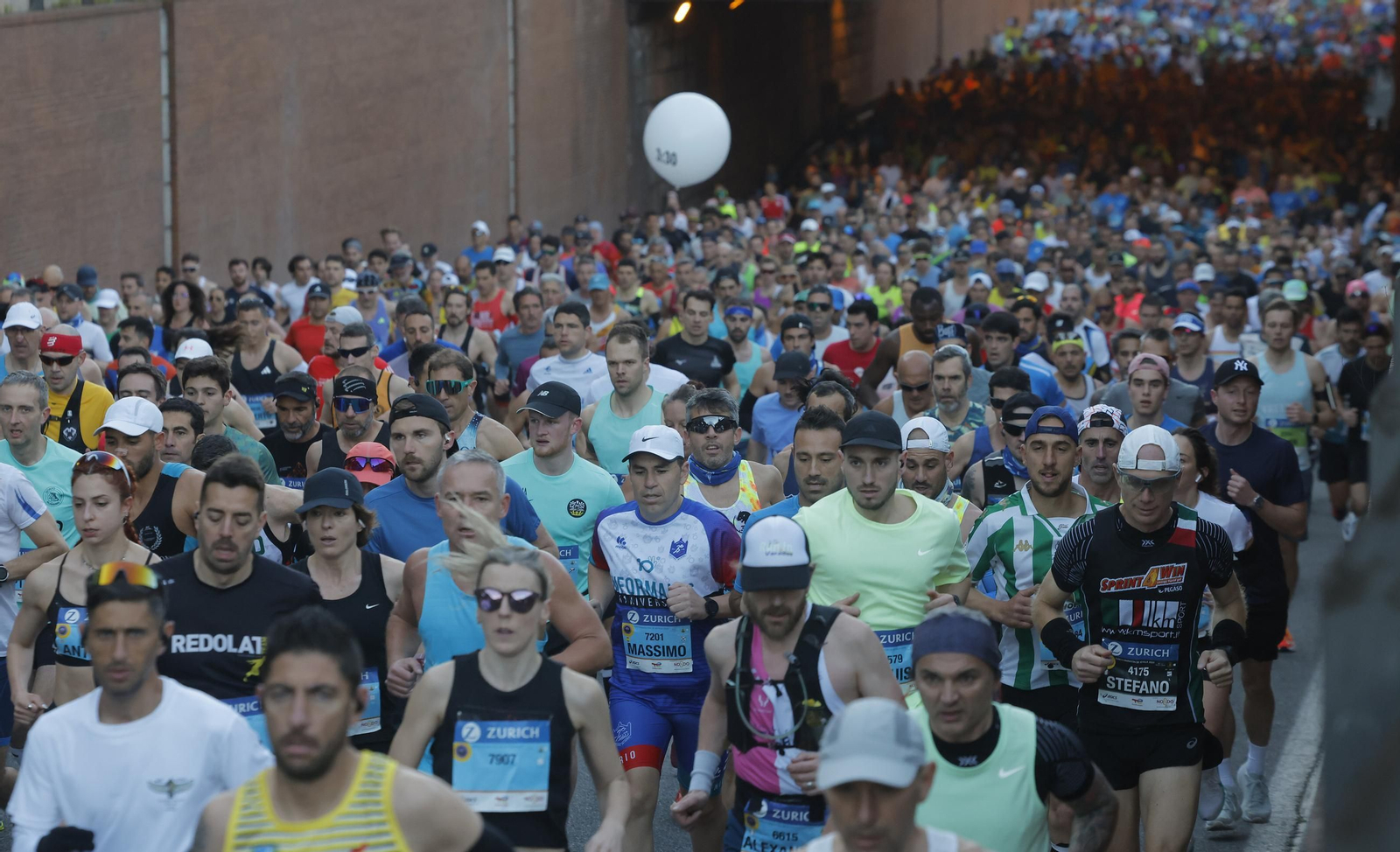 Búscate en el Zurich Maratón de Sevilla 2025