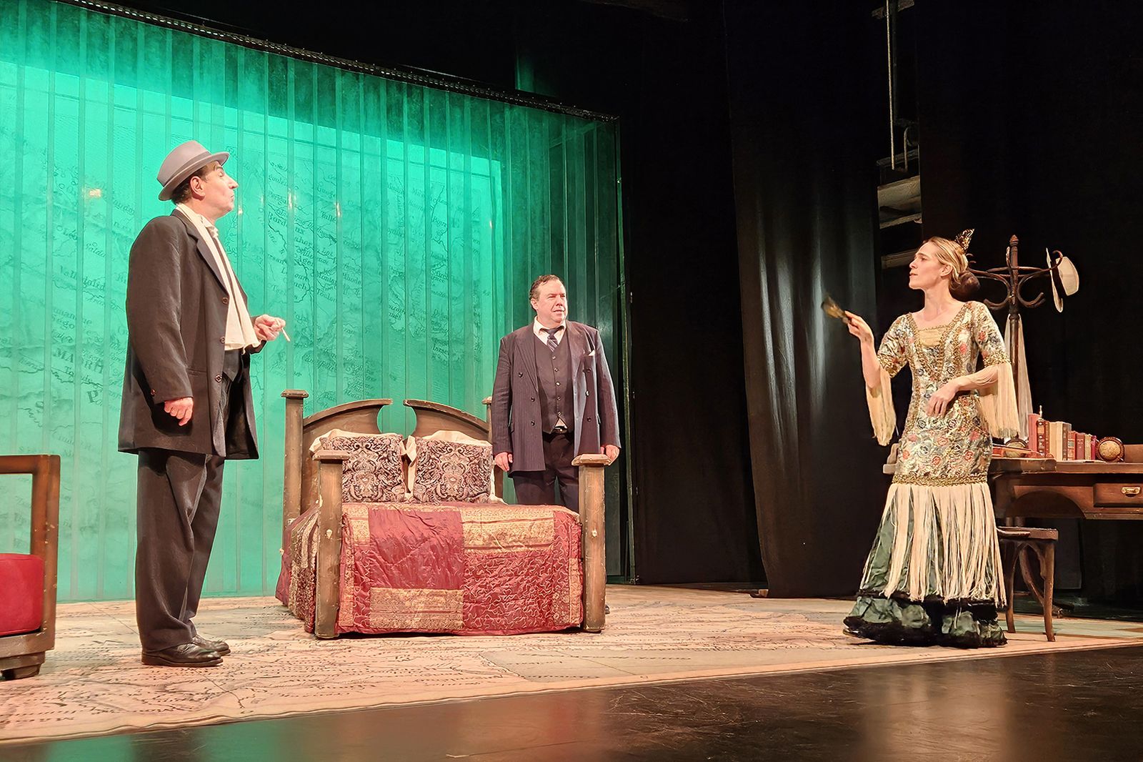 Escena de la obra ‘Los Hermanos Machado’ en el Apolo.