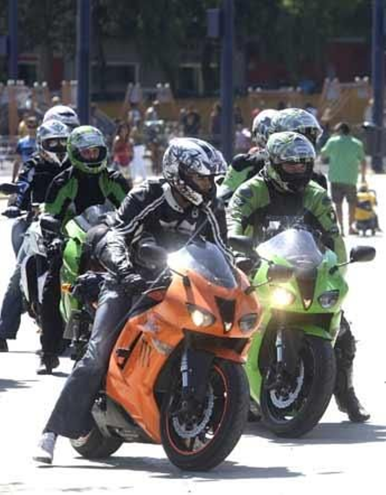 500 motos se dieron lugar en el parque feria como colofón de la gran fiesta motera Delfines 2010

Foto: Erasmo Fenoy