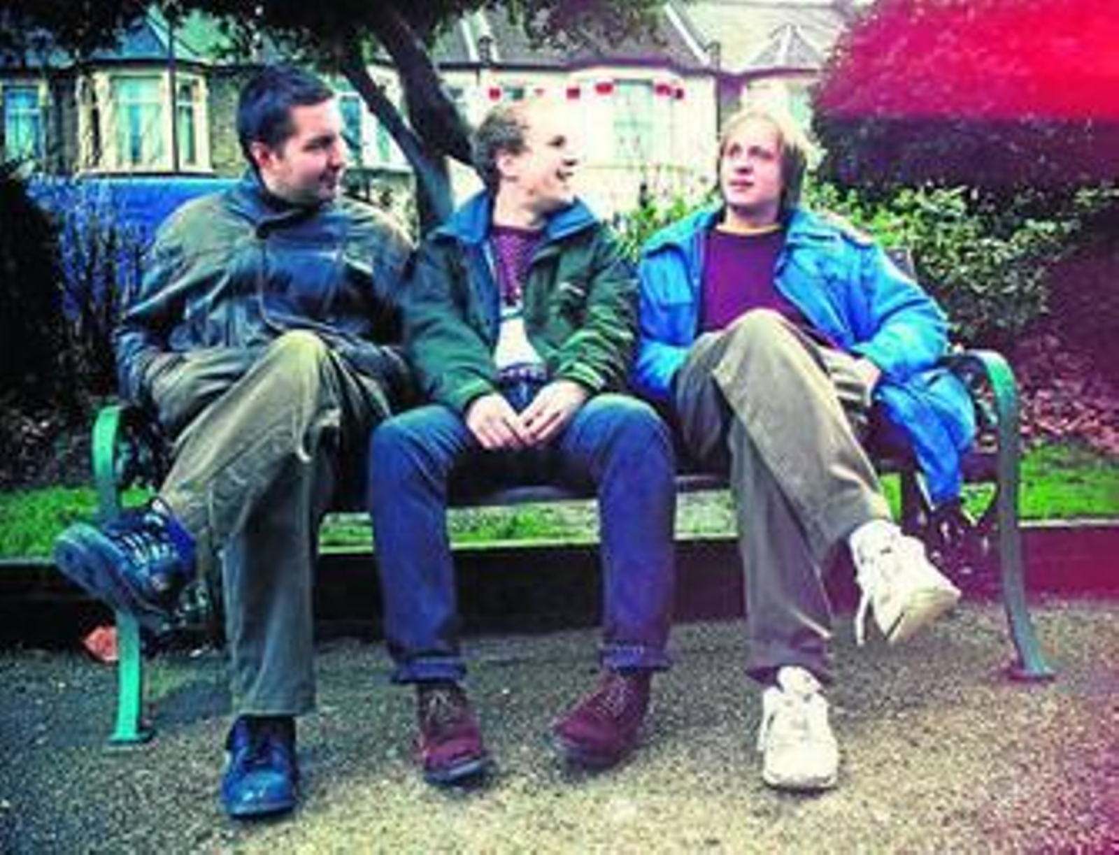 El trío británico The Wave Pictures hace esta noche parada en Granada dentro de su gira española.