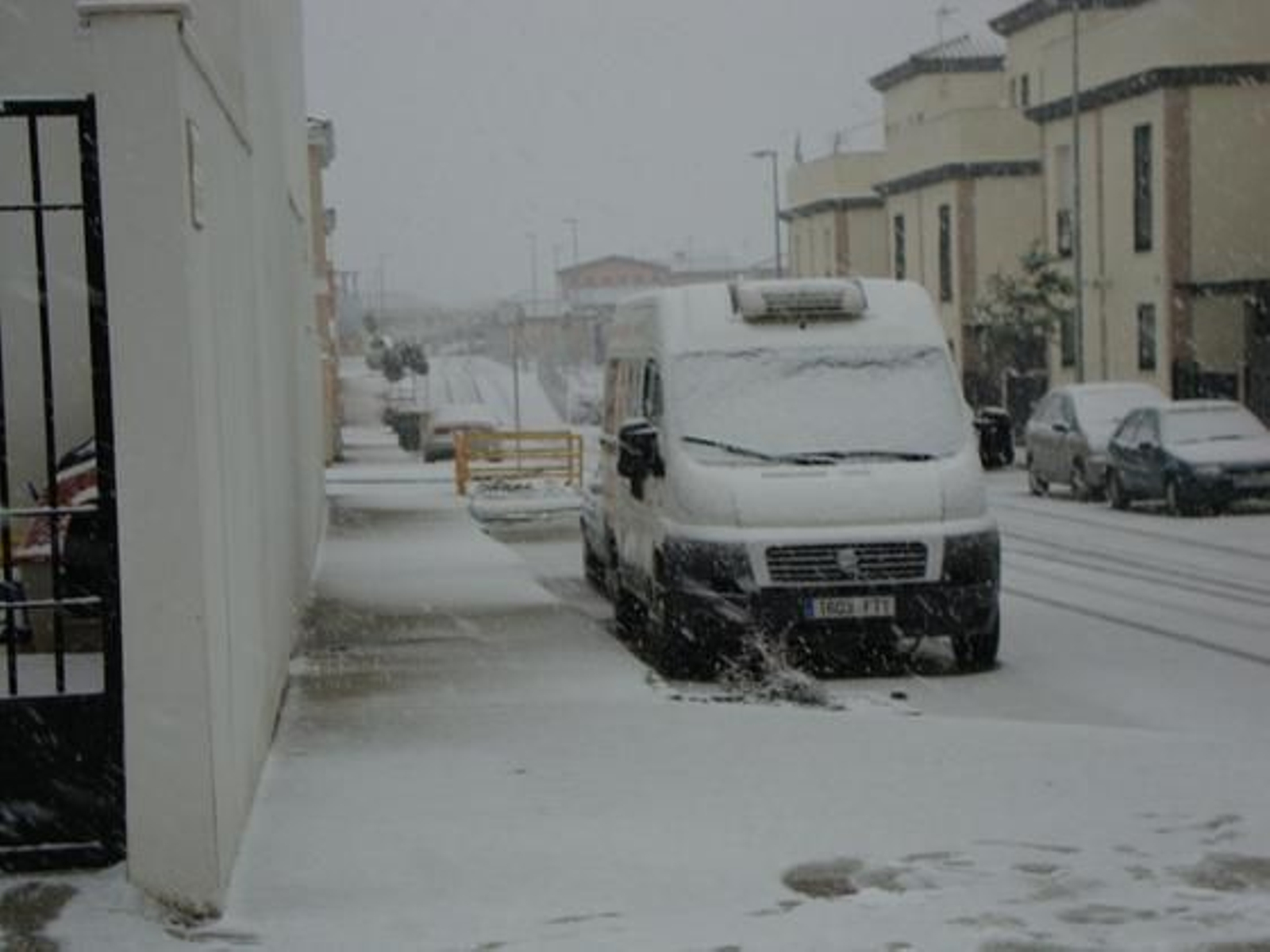 La nieve cayó con intensidad en la localidad de Burguillos.

Foto: José Manuel
