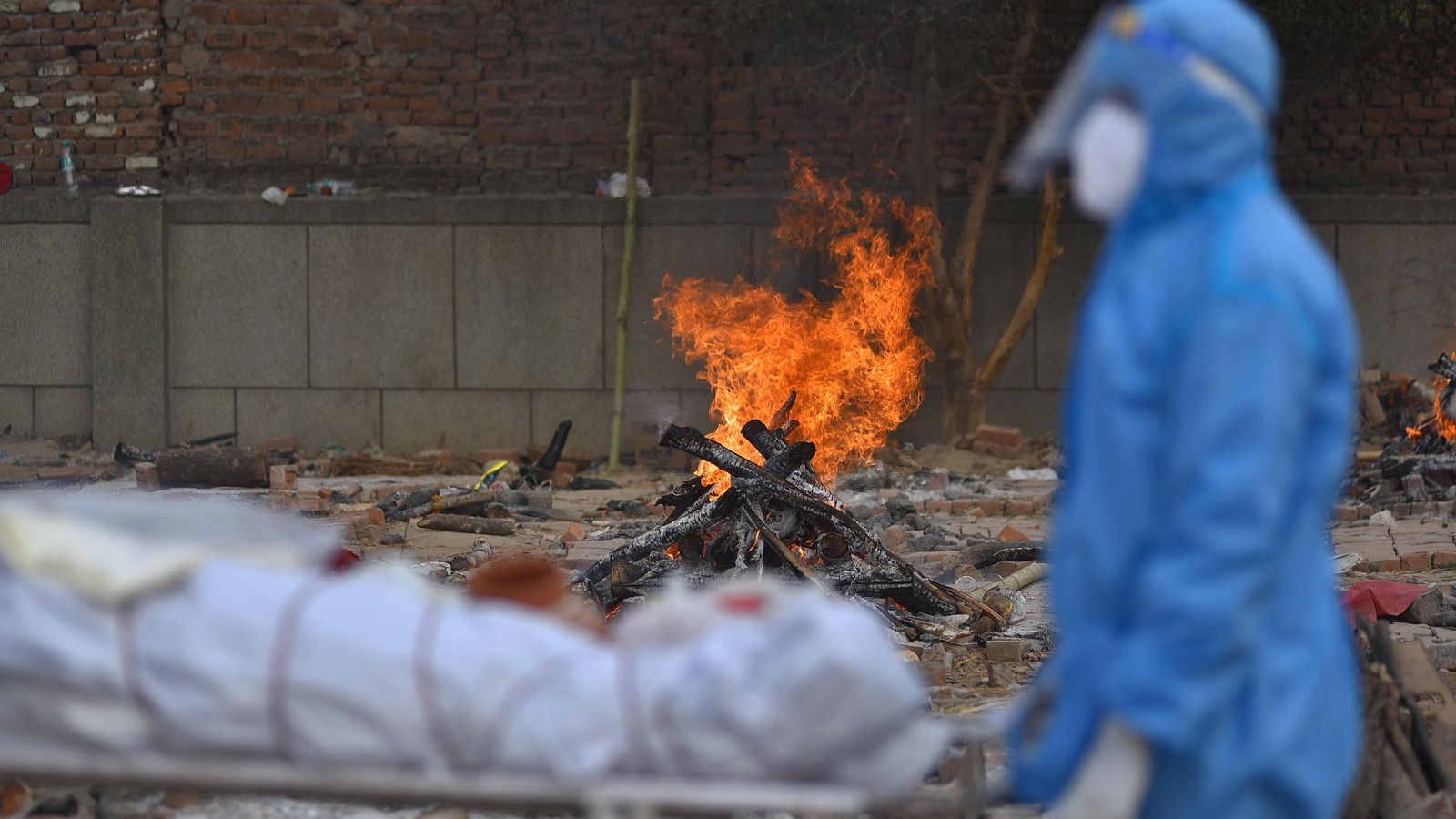 Cremación de fallecidos por coronavirus en India.