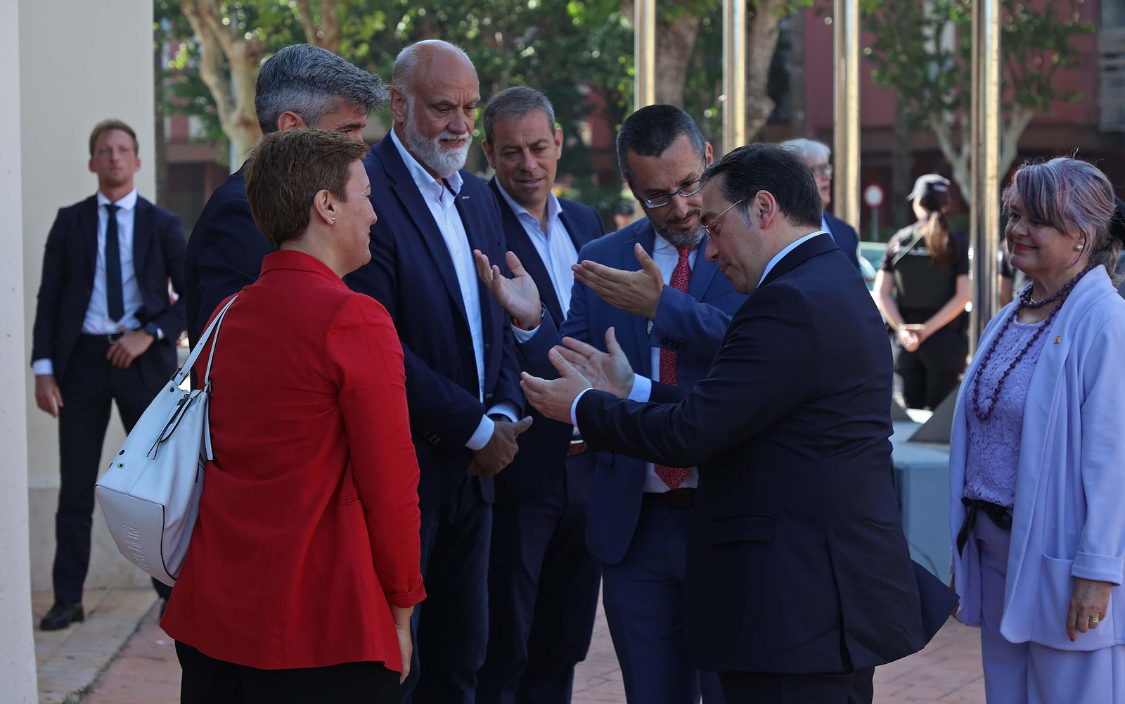 La reunión de José Manuel Albares con Juan Franco en el Ayuntamiento de La Línea, en imágenes