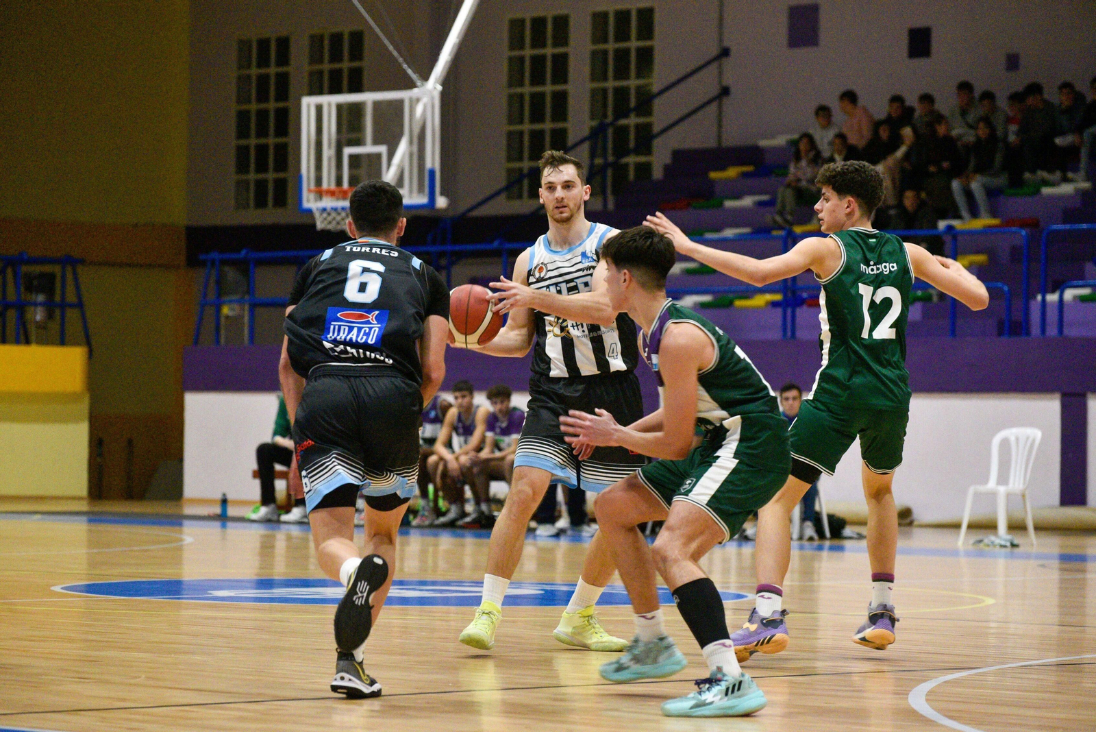 El Unicaja de EBA gana en la línea