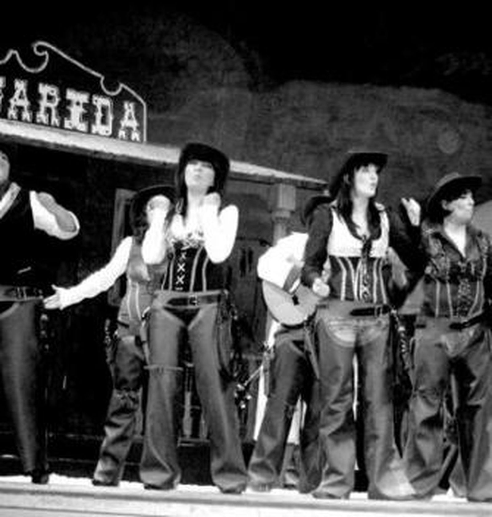 Comparsa La Guarida.